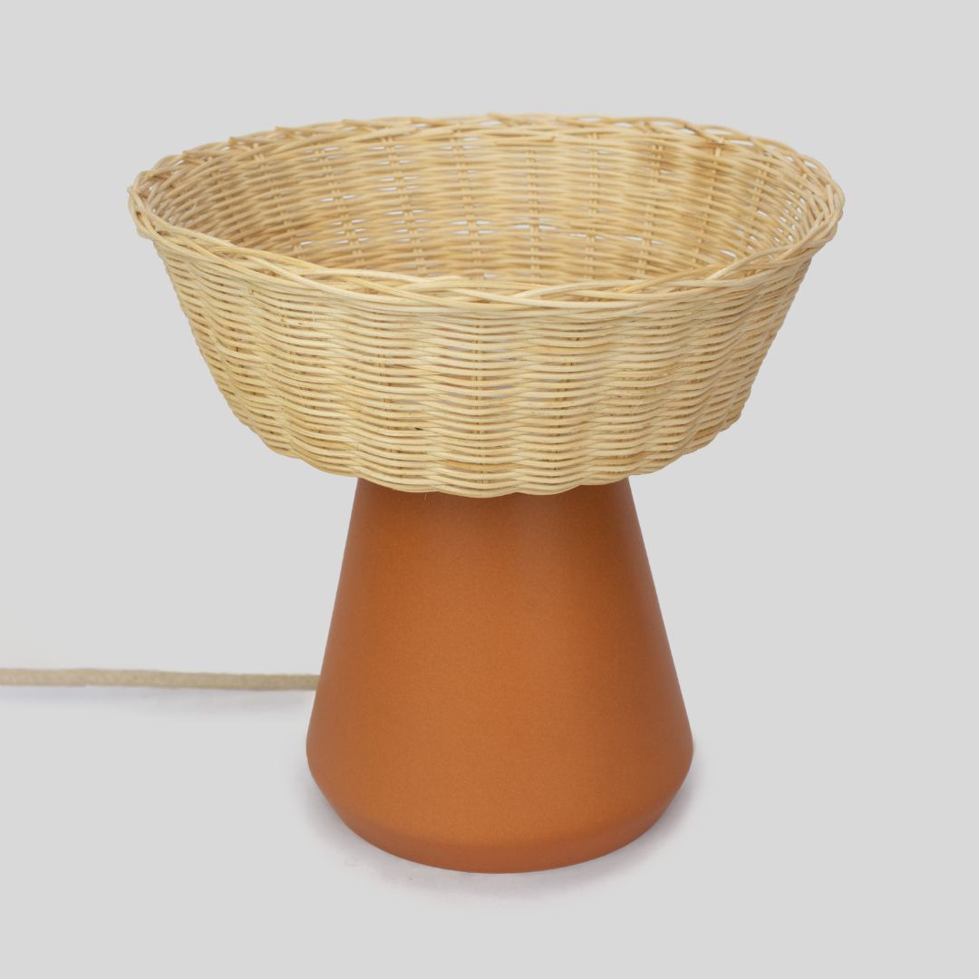 NAHUA - LÁMPARA DE MESA DE CERÁMICA Y MIMBRE