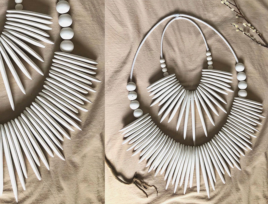 CHAK - COLLAR DECORATIVO DE PINO