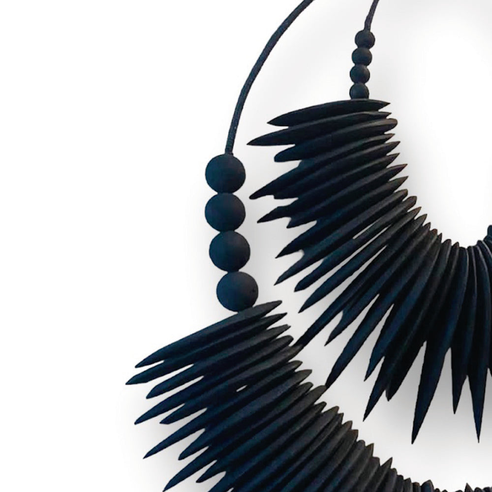 CHAK - COLLAR DECORATIVO DE PINO