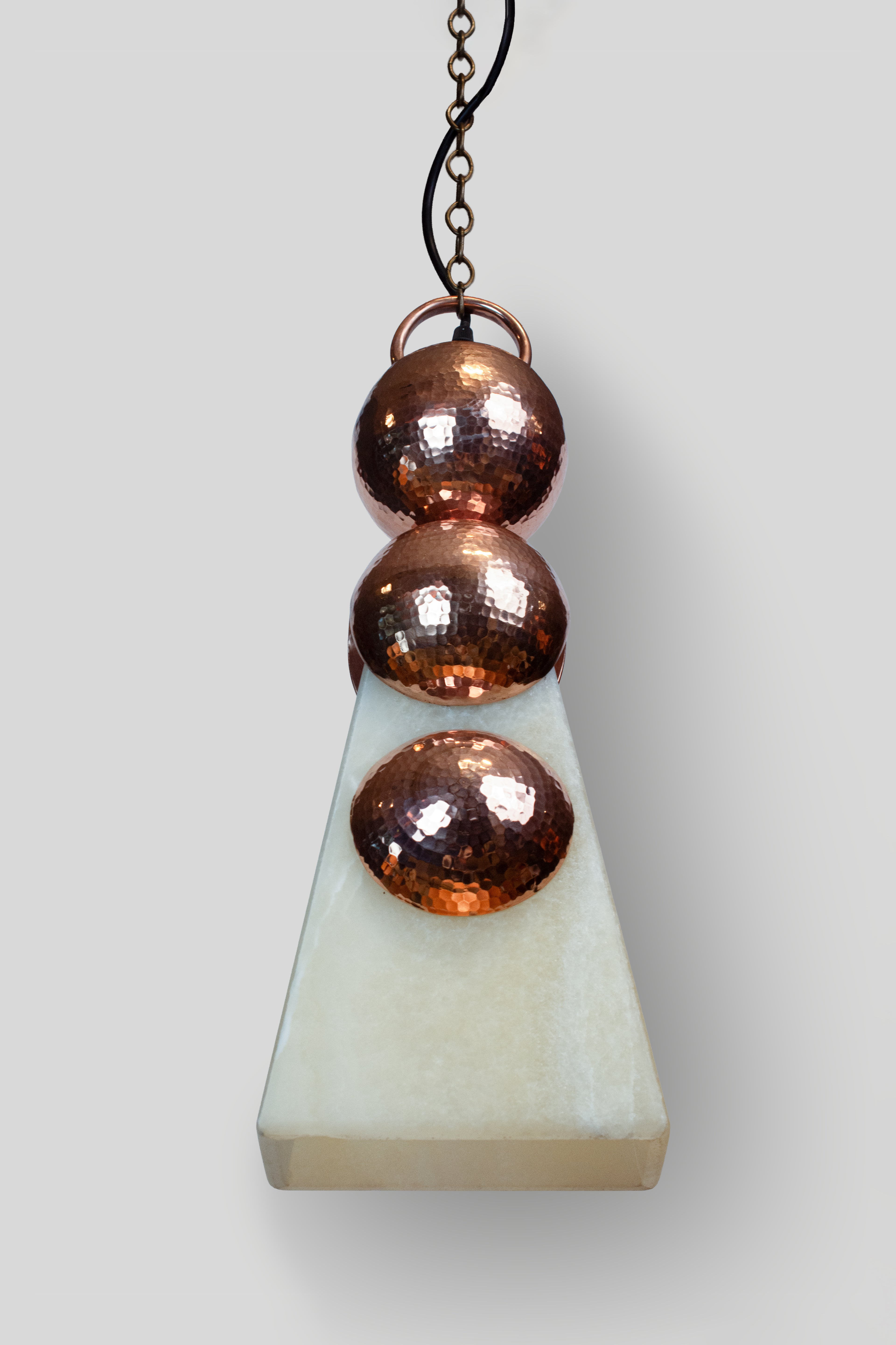 HALO - LÁMPARA COLGANTE DE COBRE Y ÓNIX