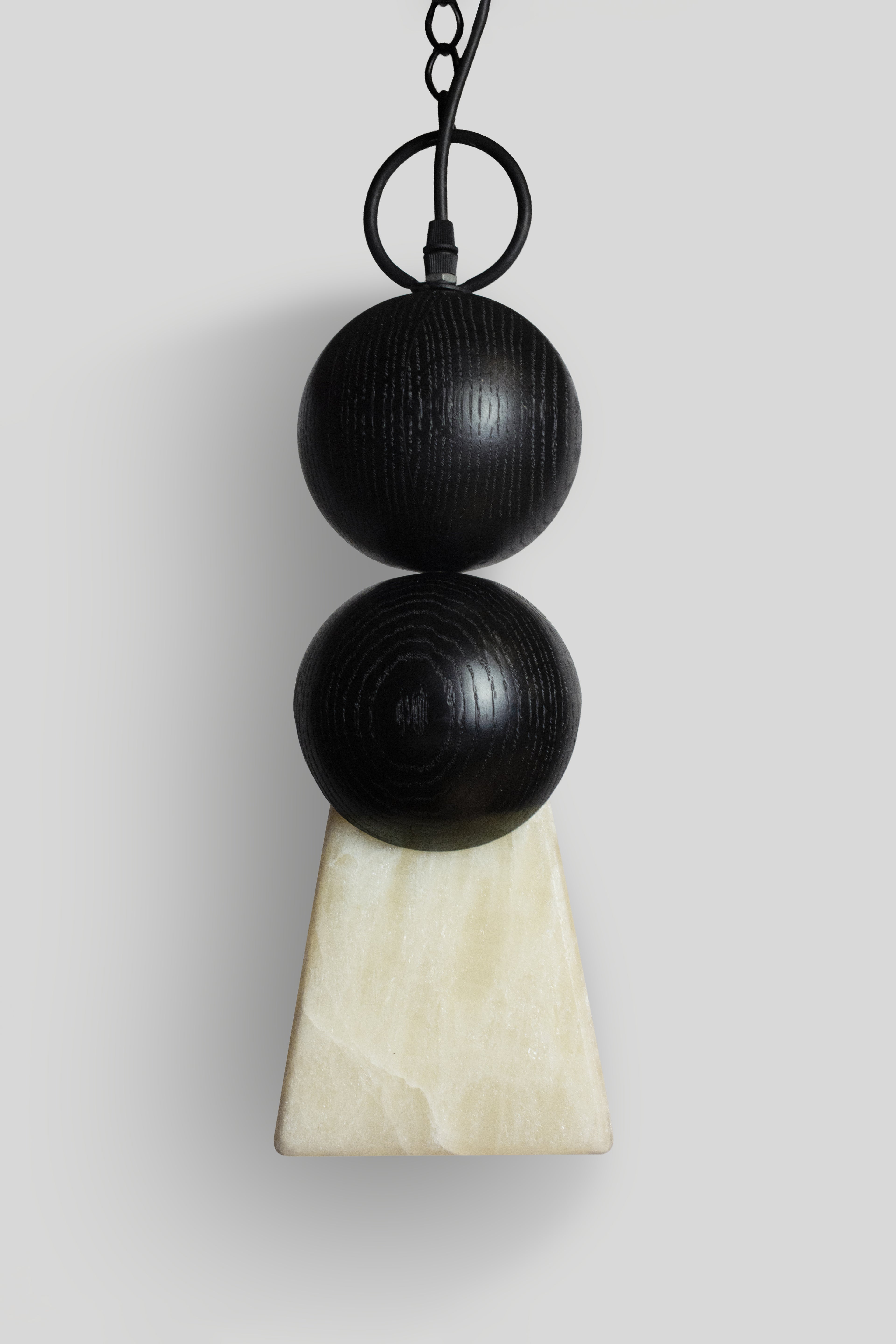 CÁTODO - LÁMPARA COLGANTE DE ENCINO Y ÓNIX