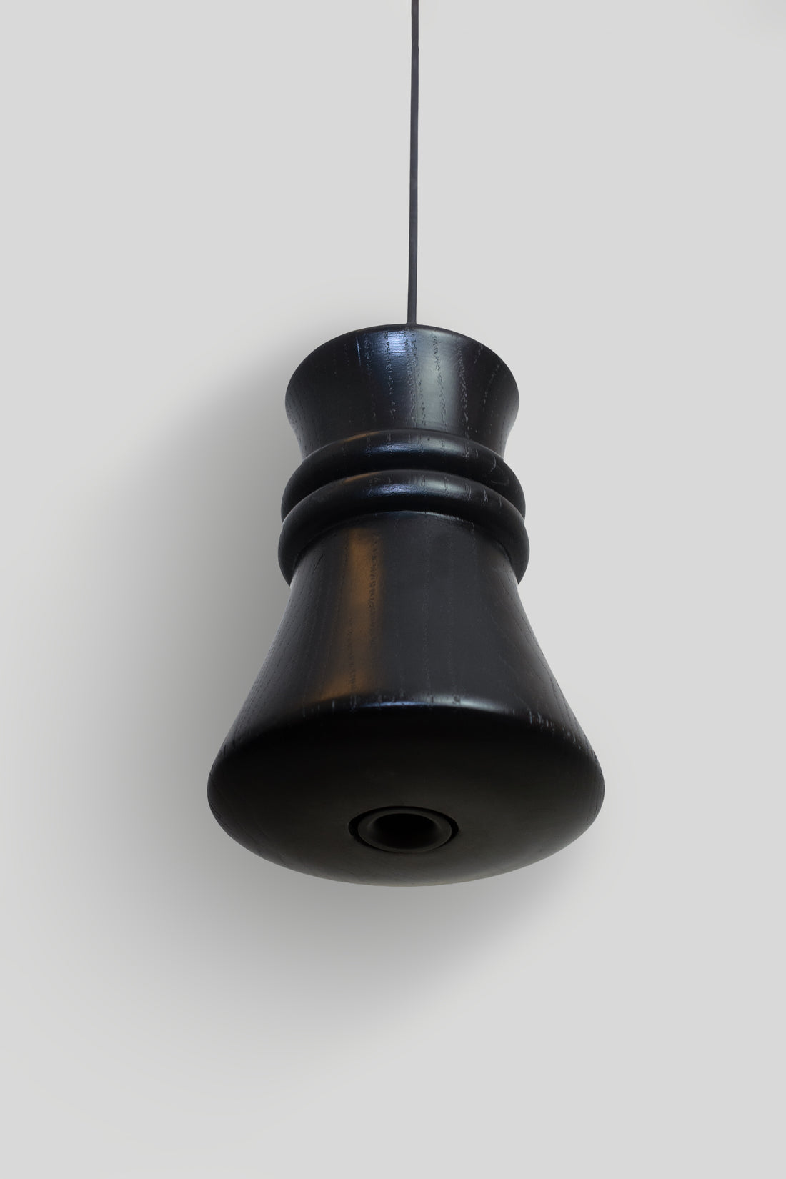 TANU - LÁMPARA COLGANTE DE ENCINO NEGRO