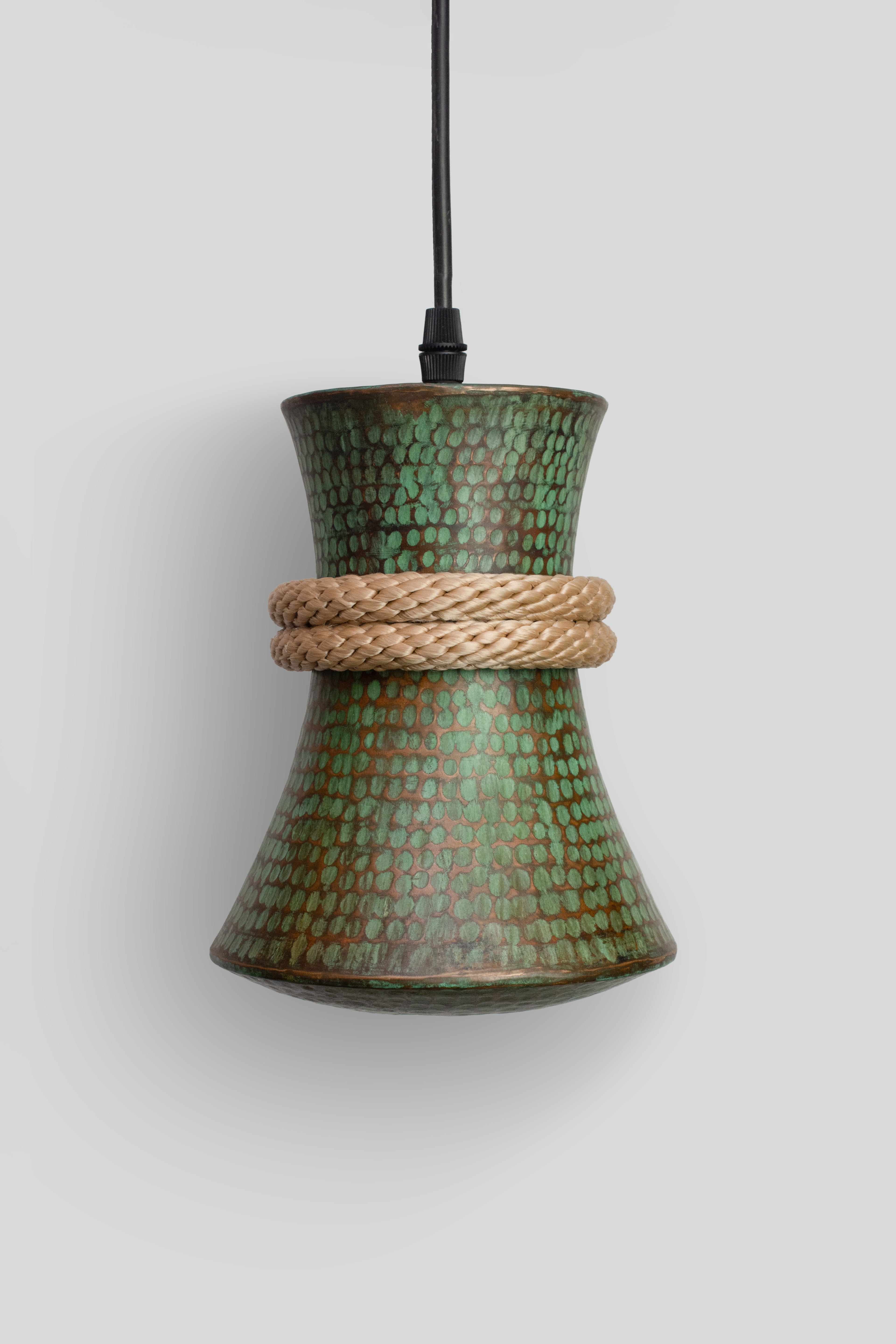 TANU - LÁMPARA COLGANTE DE COBRE PATINA JADE