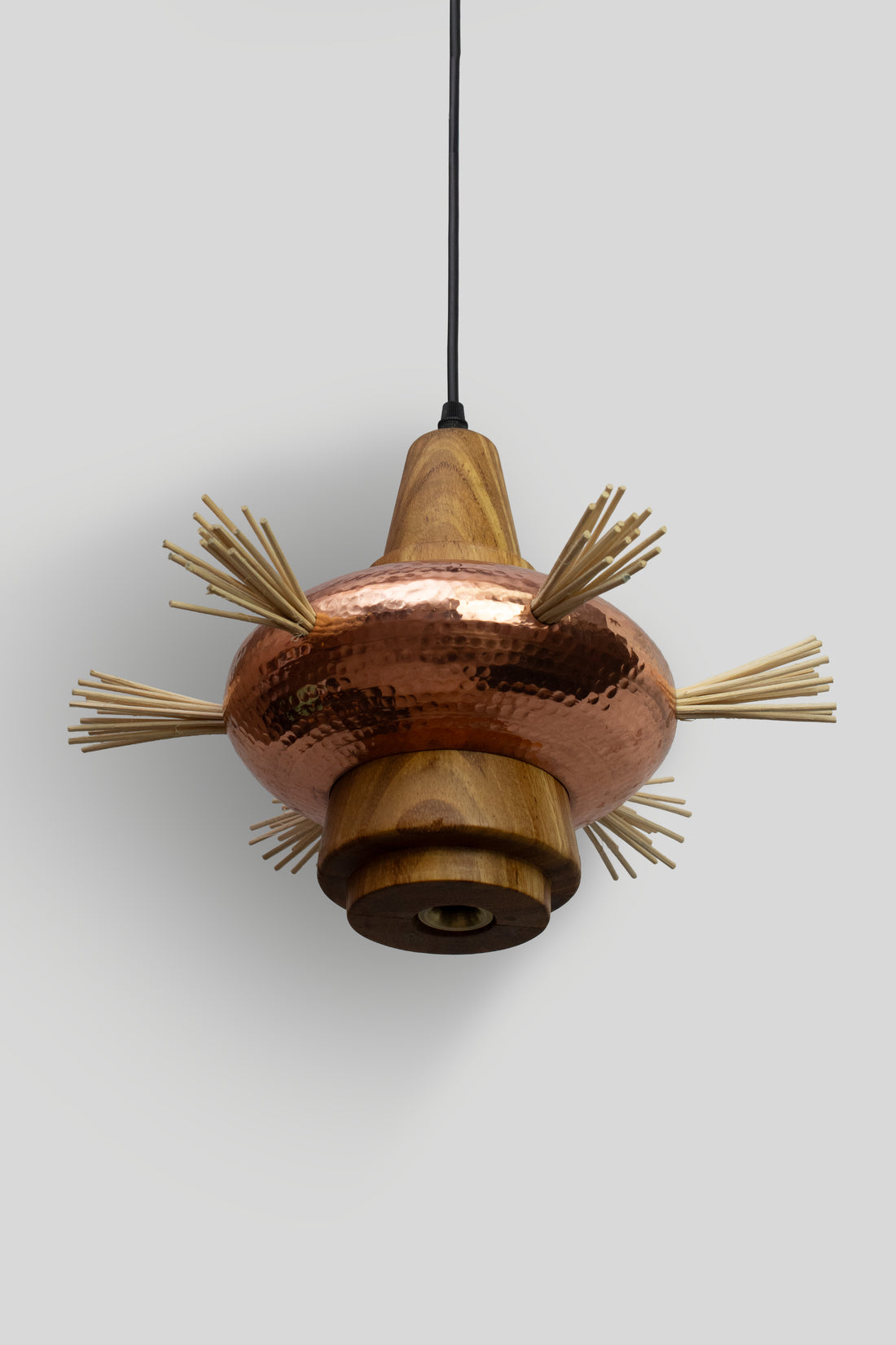 AUIL - LÁMPARA COLGANTE DE COBRE Y PAROTA