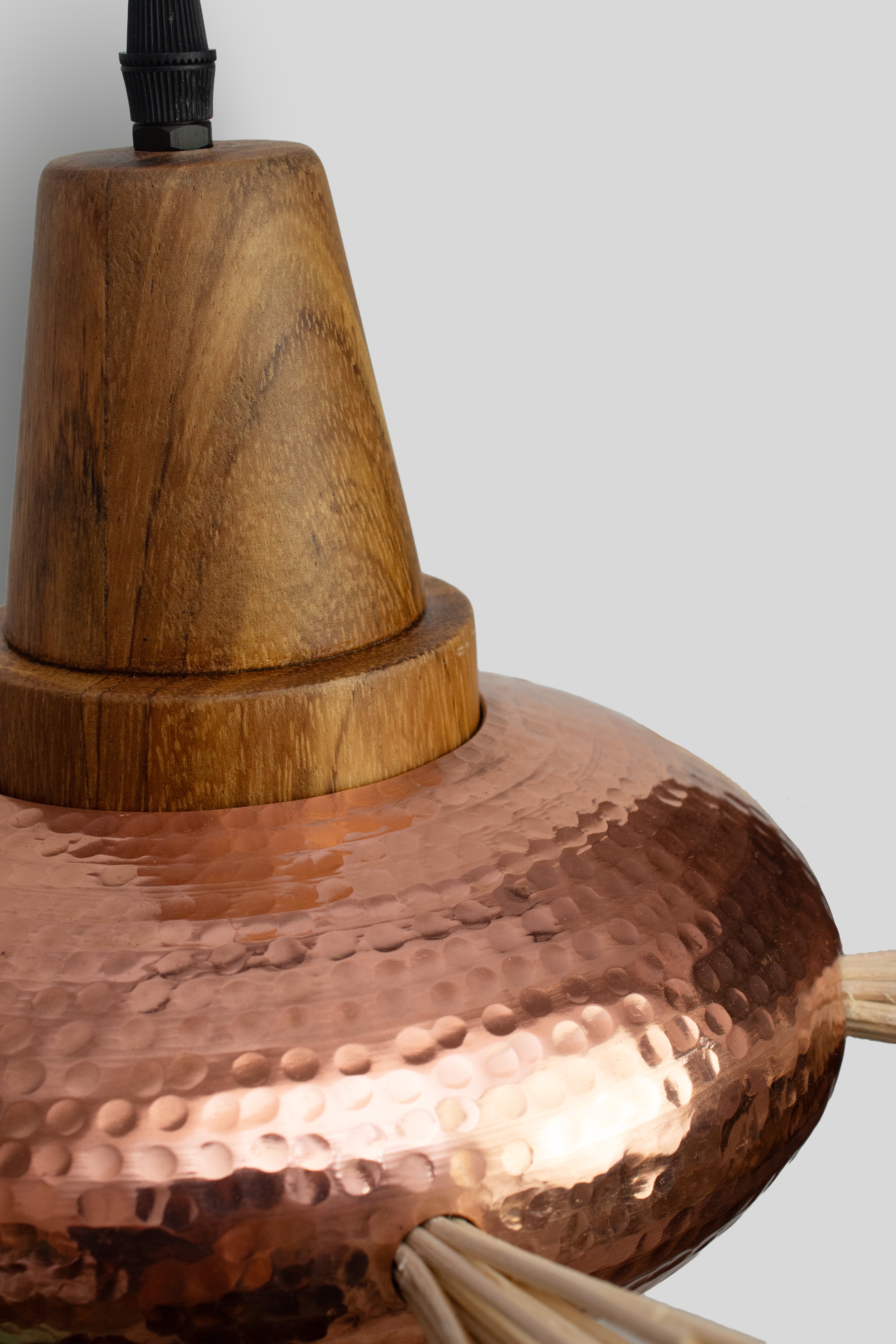 AUIL - LÁMPARA COLGANTE DE COBRE Y PAROTA