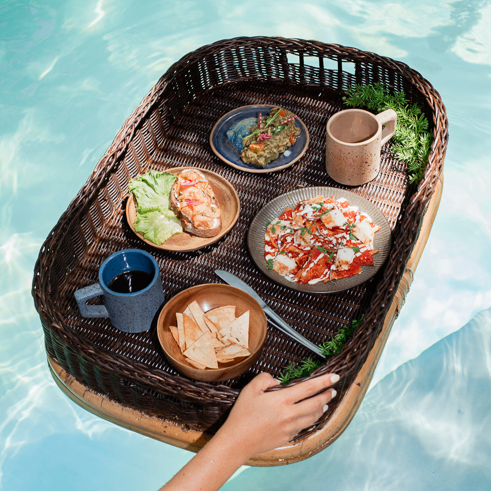 AKUMAL - BANDEJA FLOTANTE DE MIMBRE Y RATÁN