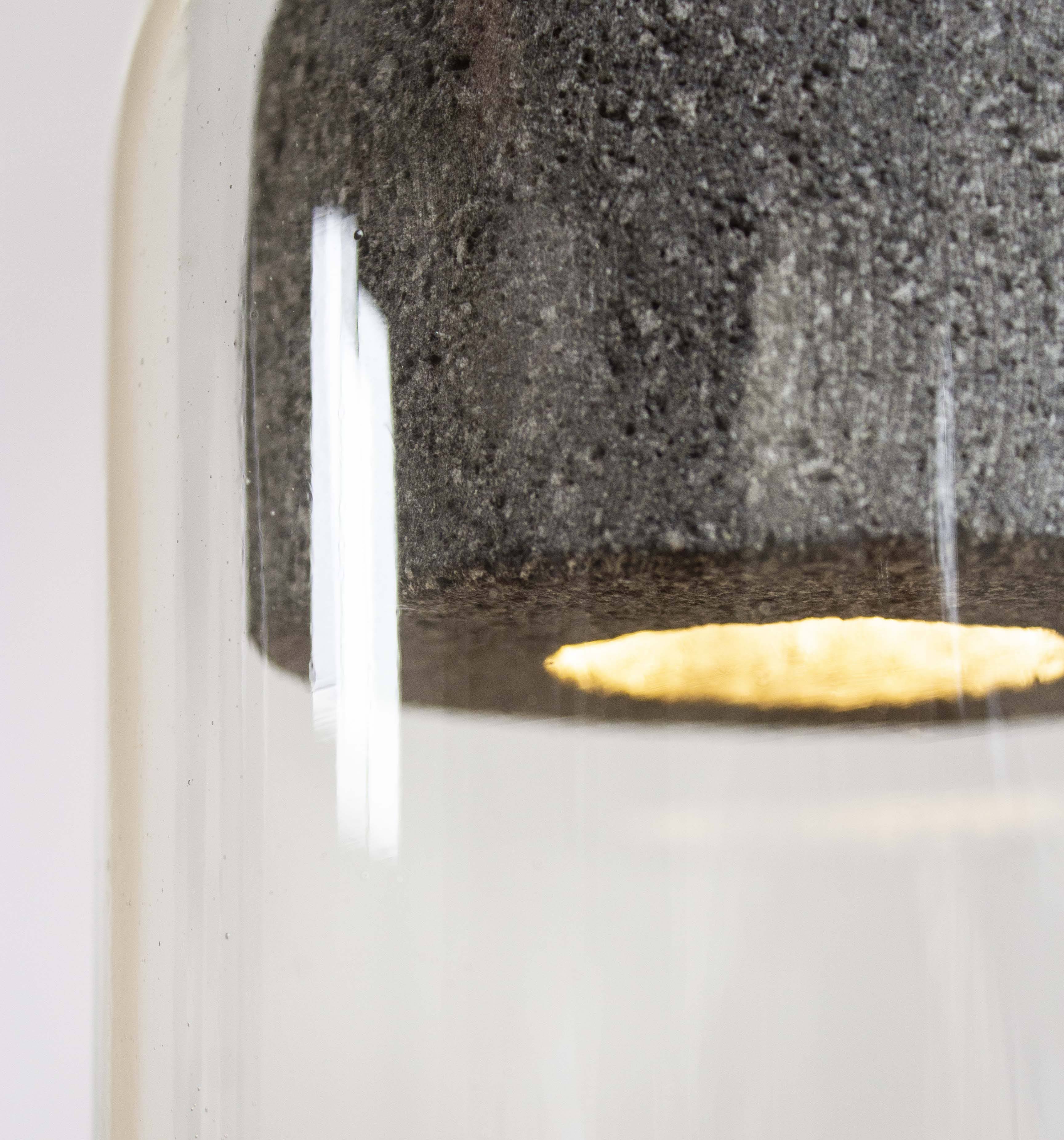 TOTIK - LÁMPARA COLGANTE DE BASALTO & VIDRIO SOPLADO