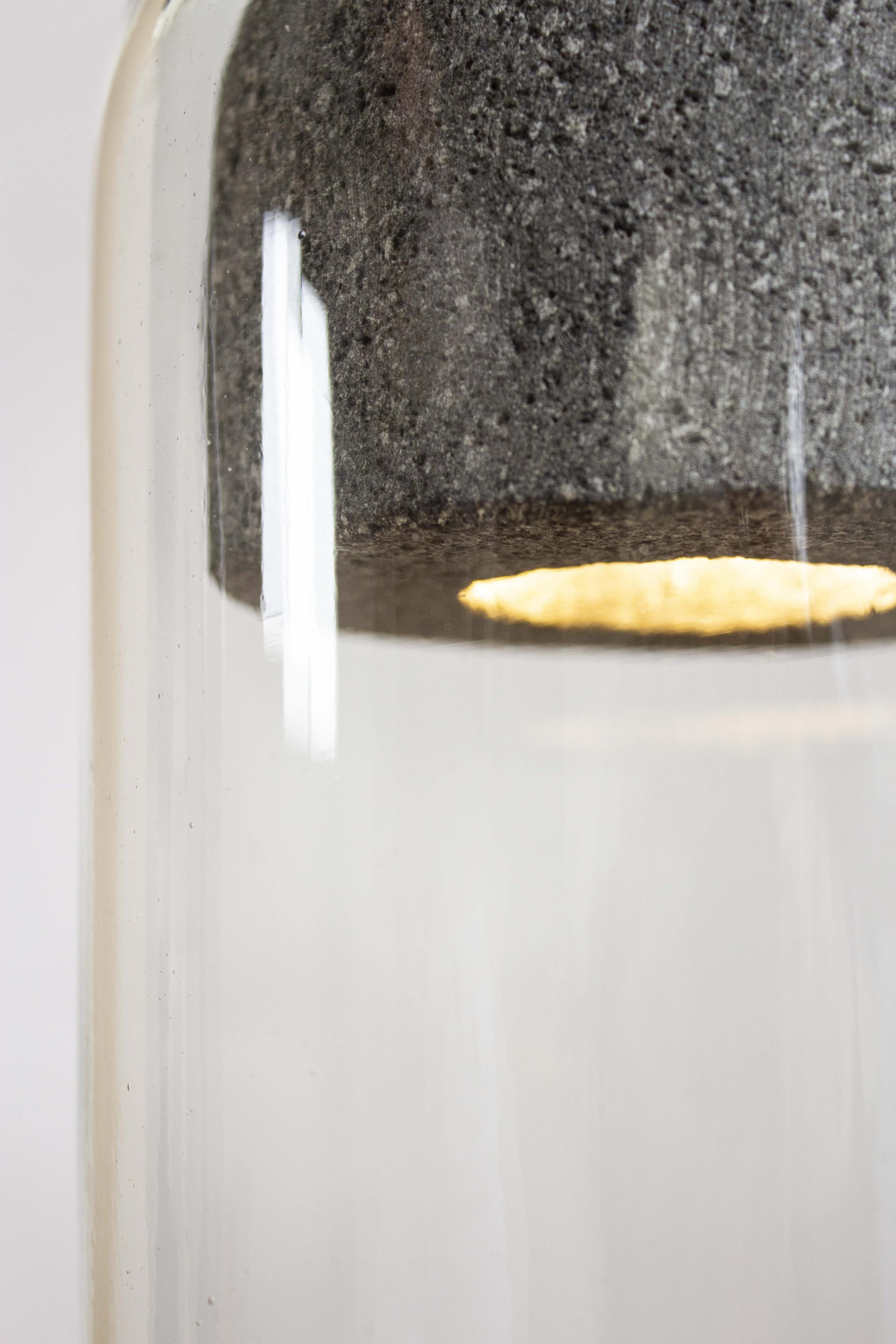 TOTIK - LÁMPARA COLGANTE DE BASALTO & VIDRIO SOPLADO