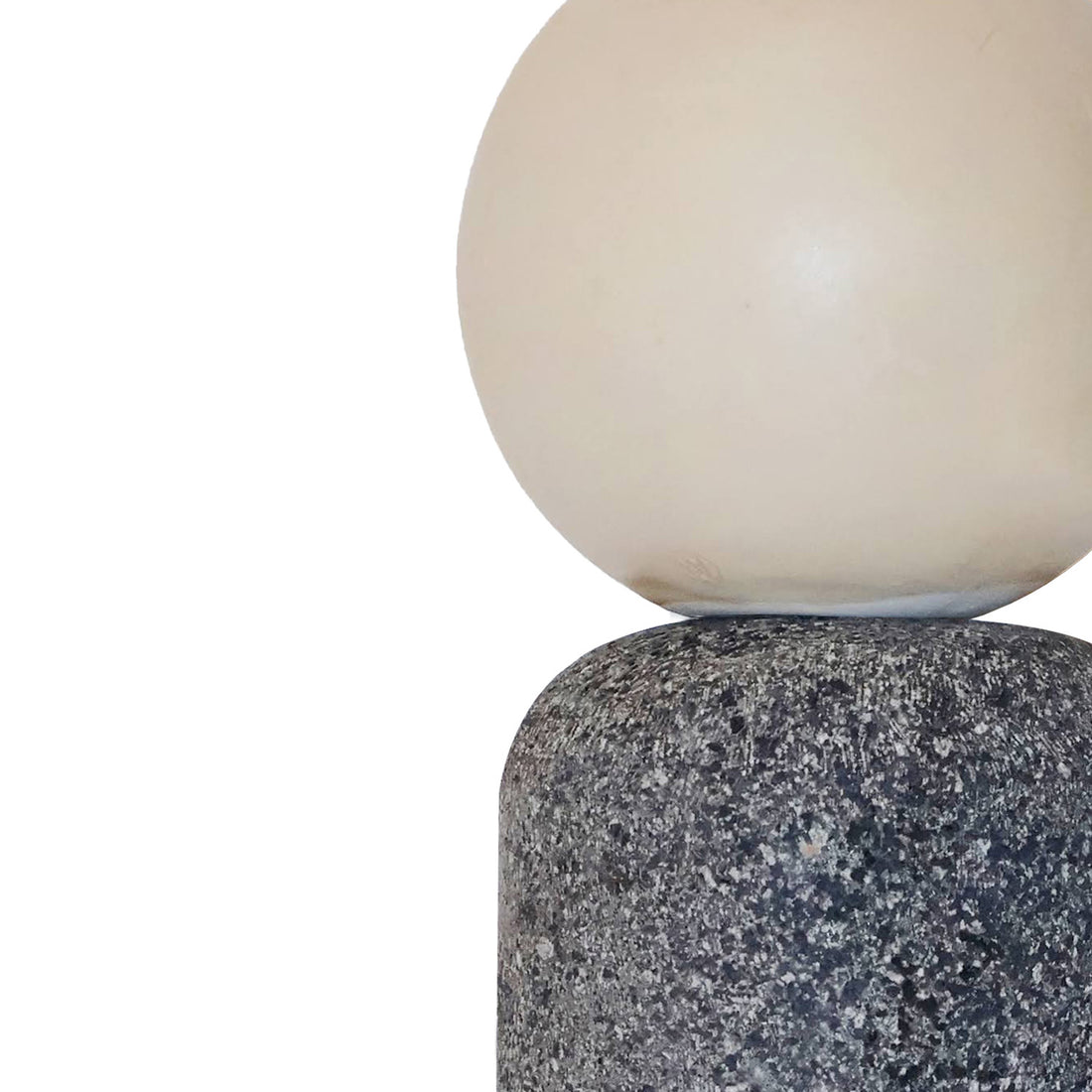 NAAY - LÁMPARA COLGANTE DE BASALTO Y CERÁMICA