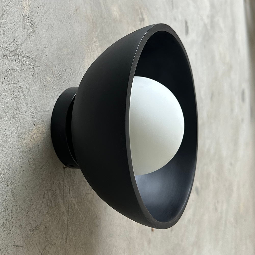 KACHI - LÁMPARA DE PARED DE RESINA
