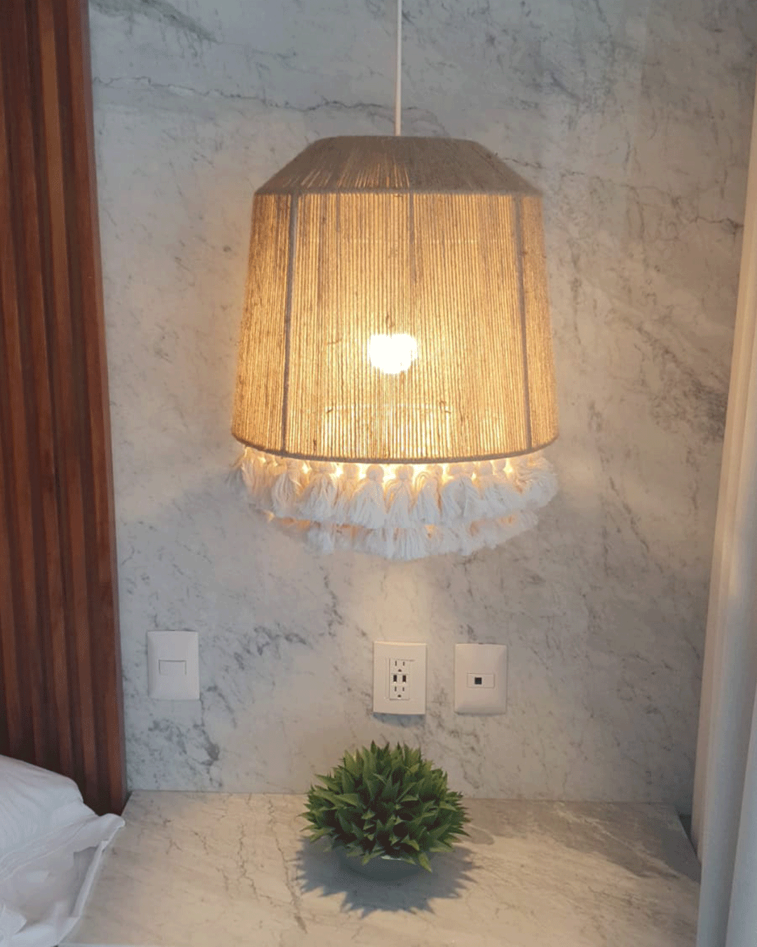 LUUM - LÁMPARA COLGANTE DE YUTE Y ALGODÓN