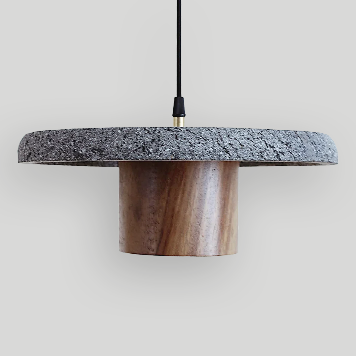 TACÁ - LÁMPARA COLGANTE DE BASALTO Y PAROTA