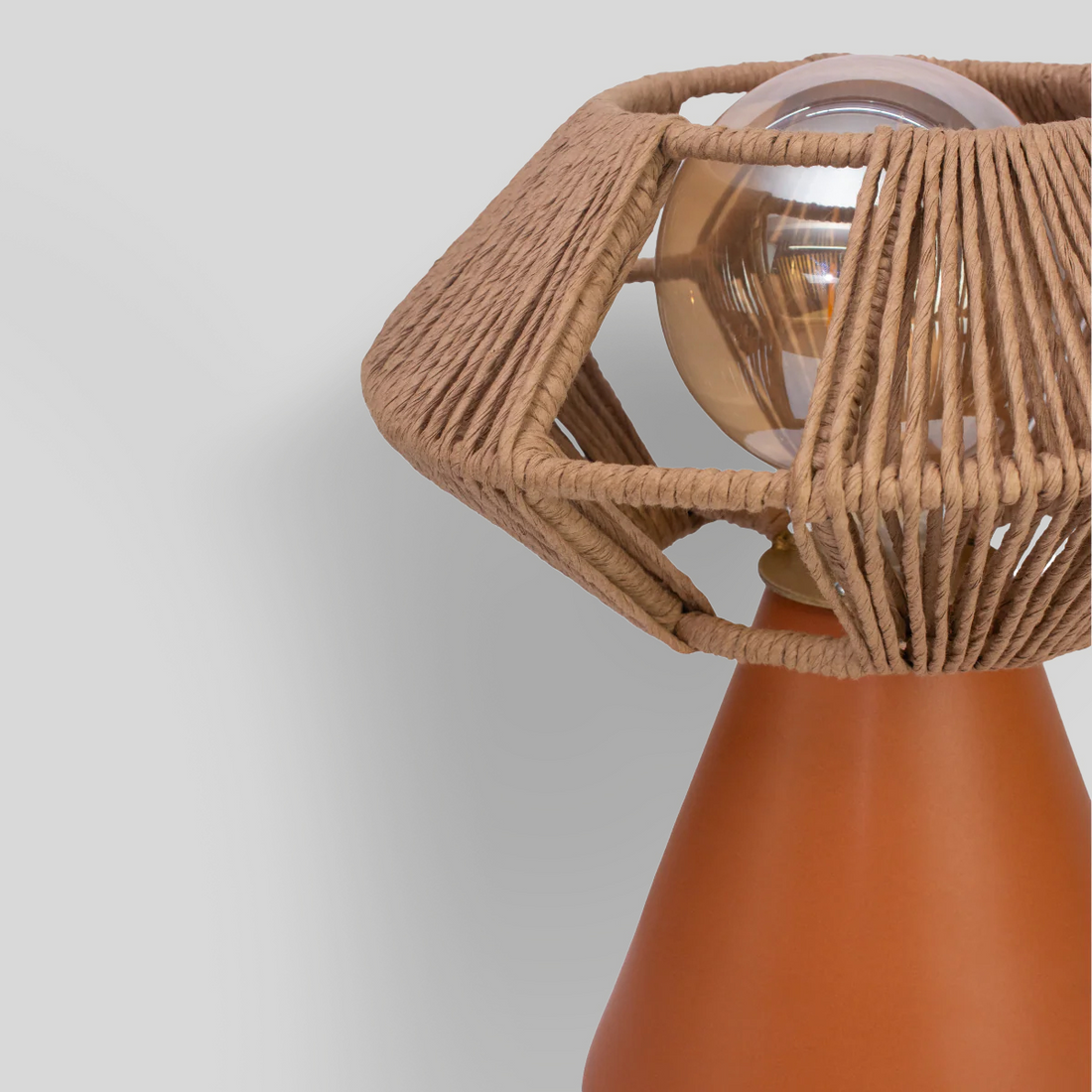 TONAL - LÁMPARA DE MESA DE CERÁMICA Y CORDÓN CRAFT