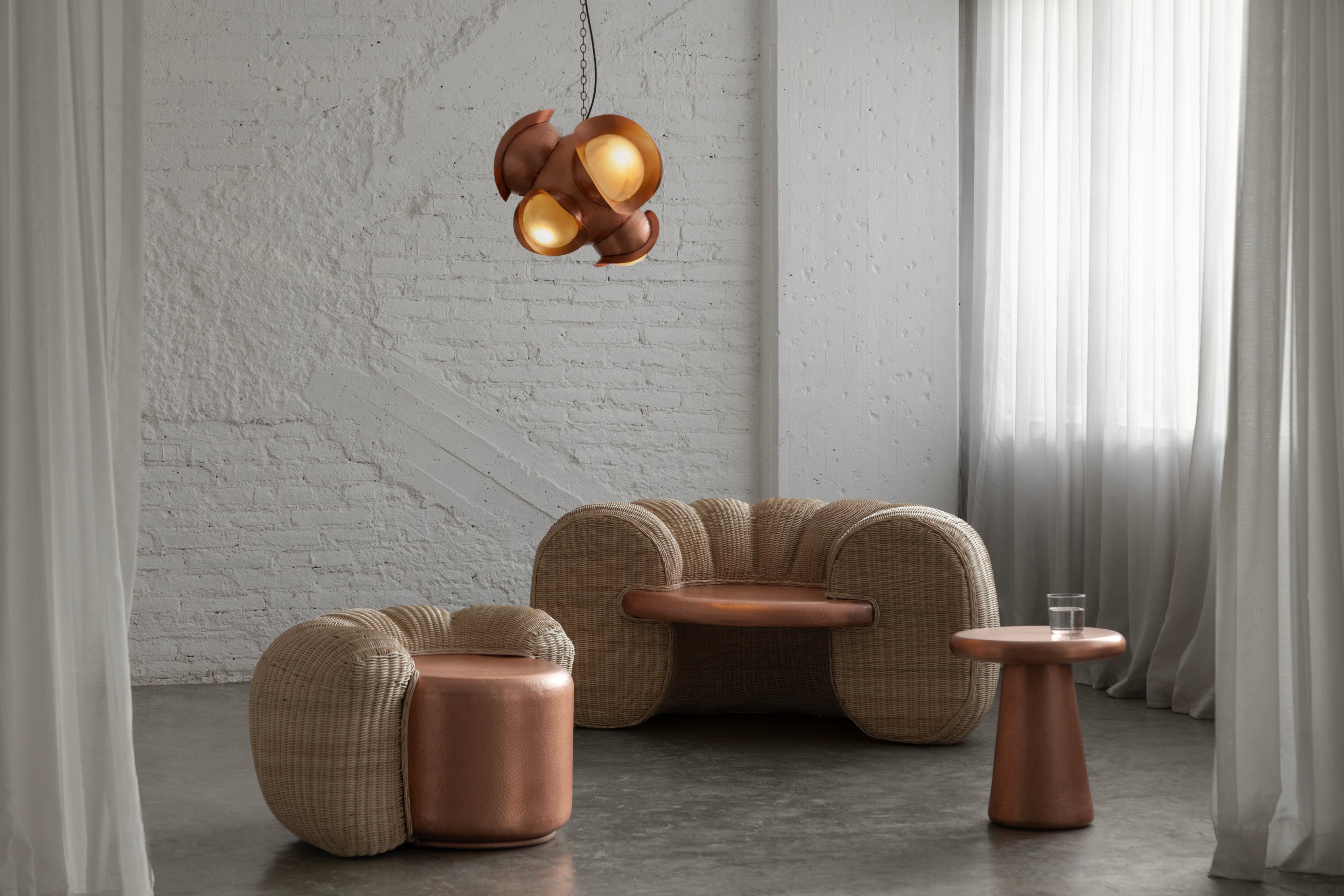 ORIGEN - MESA AUXILIAR DE COBRE MARTILLADO