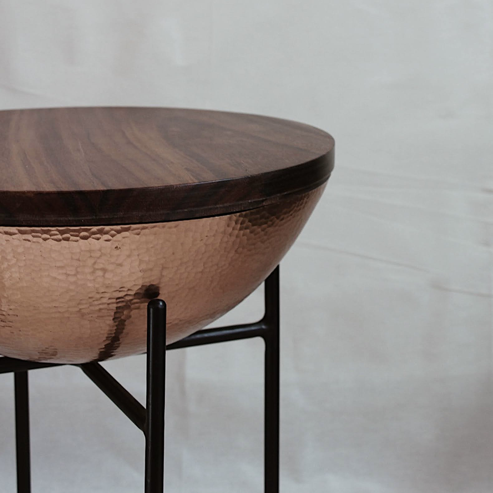 TZINTZU- MESA AUXILIAR DE PAROTA Y COBRE