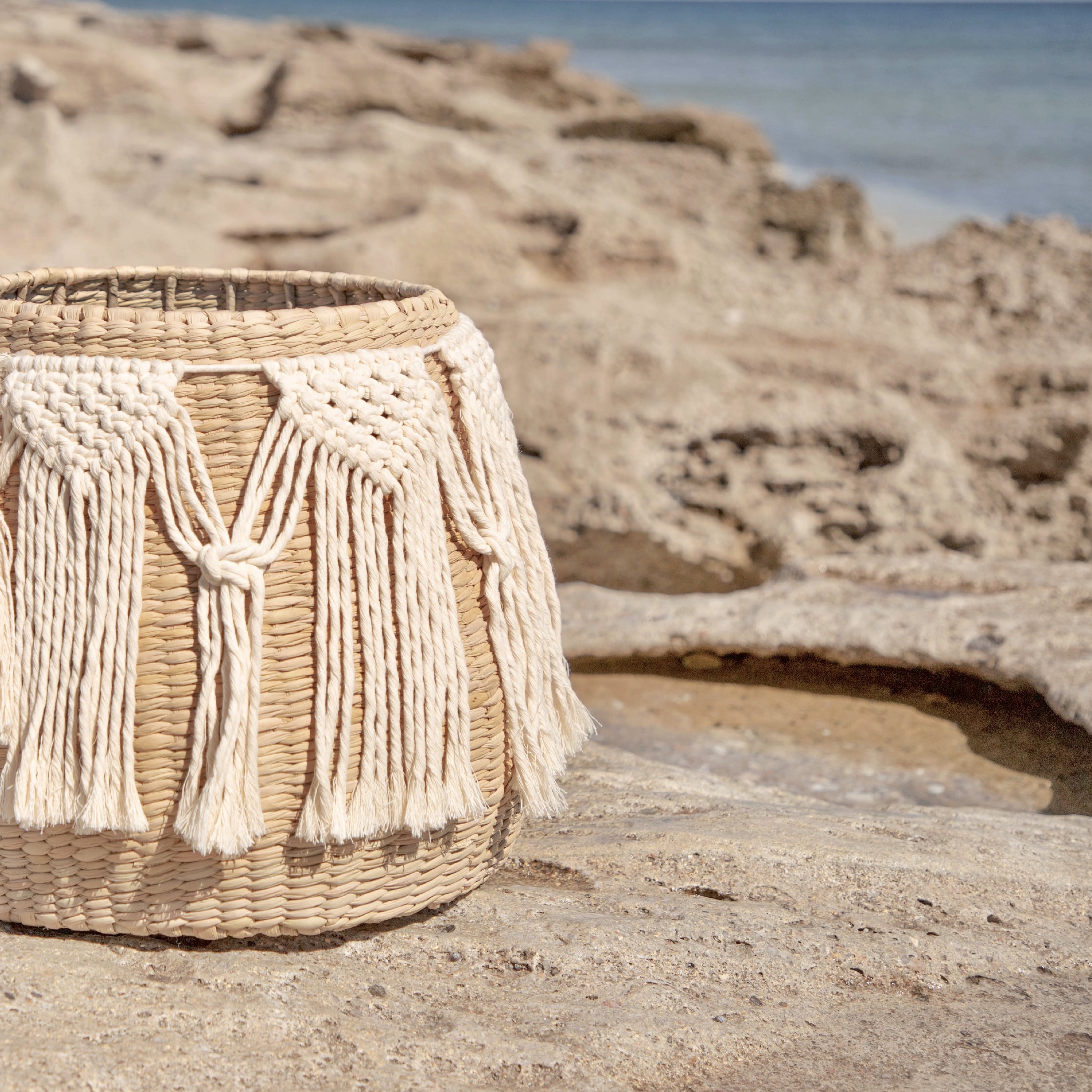 PUREPECHA - CESTO DE CHUSPATA Y MACRAMÉ