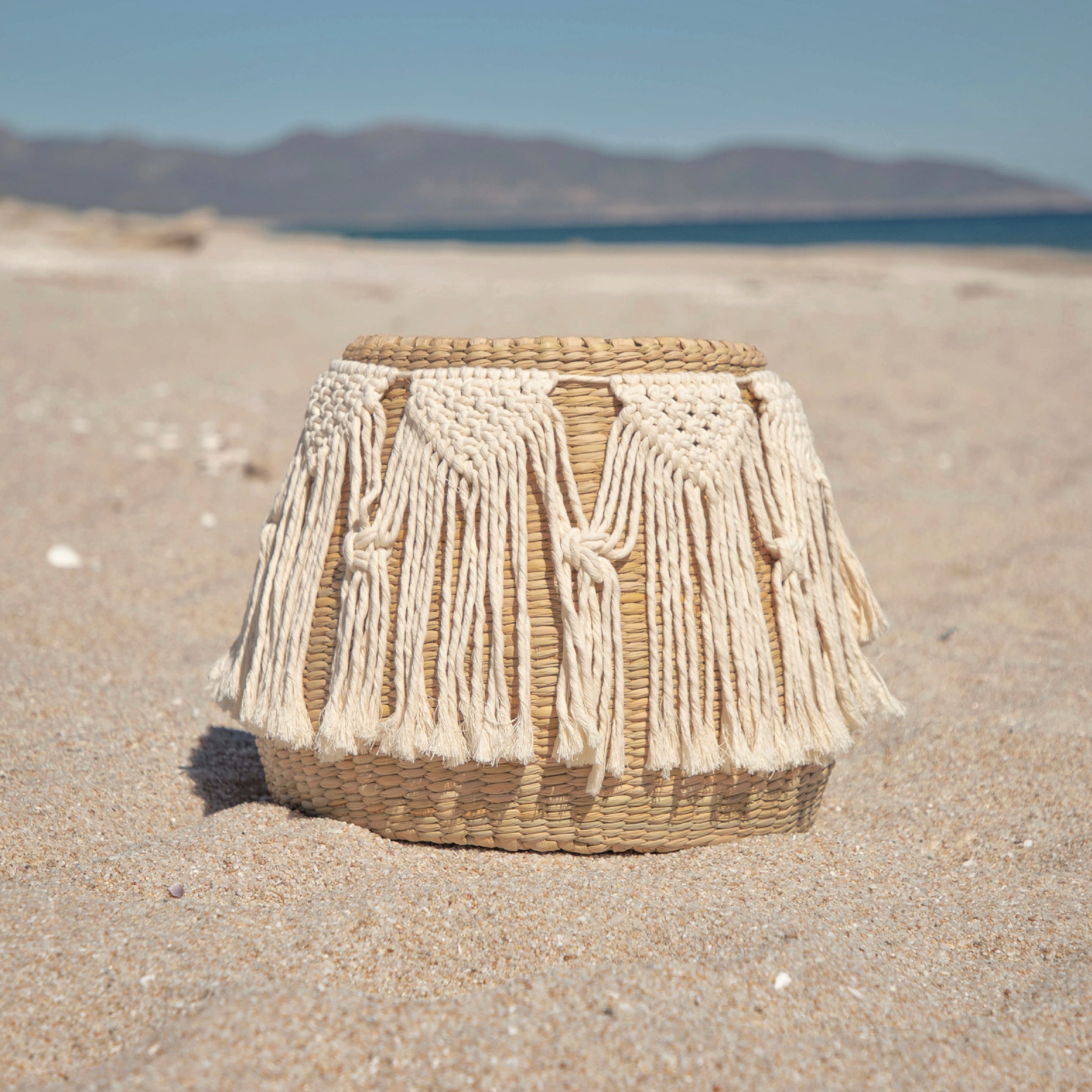 PUREPECHA - CESTO DE CHUSPATA Y MACRAMÉ