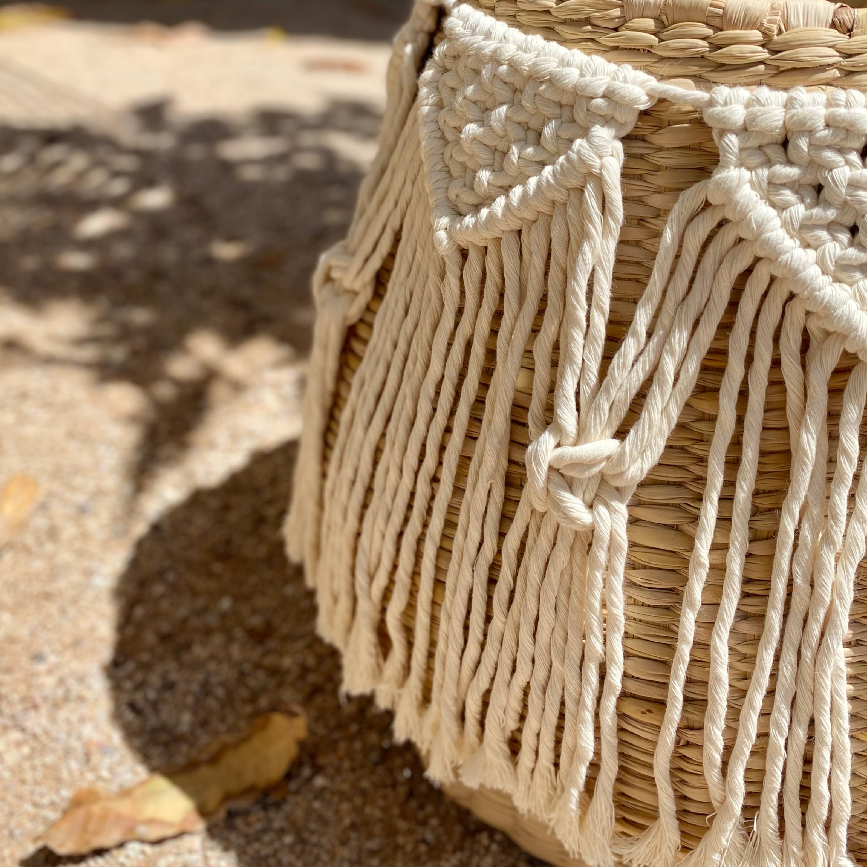 PUREPECHA - CESTO DE CHUSPATA Y MACRAMÉ