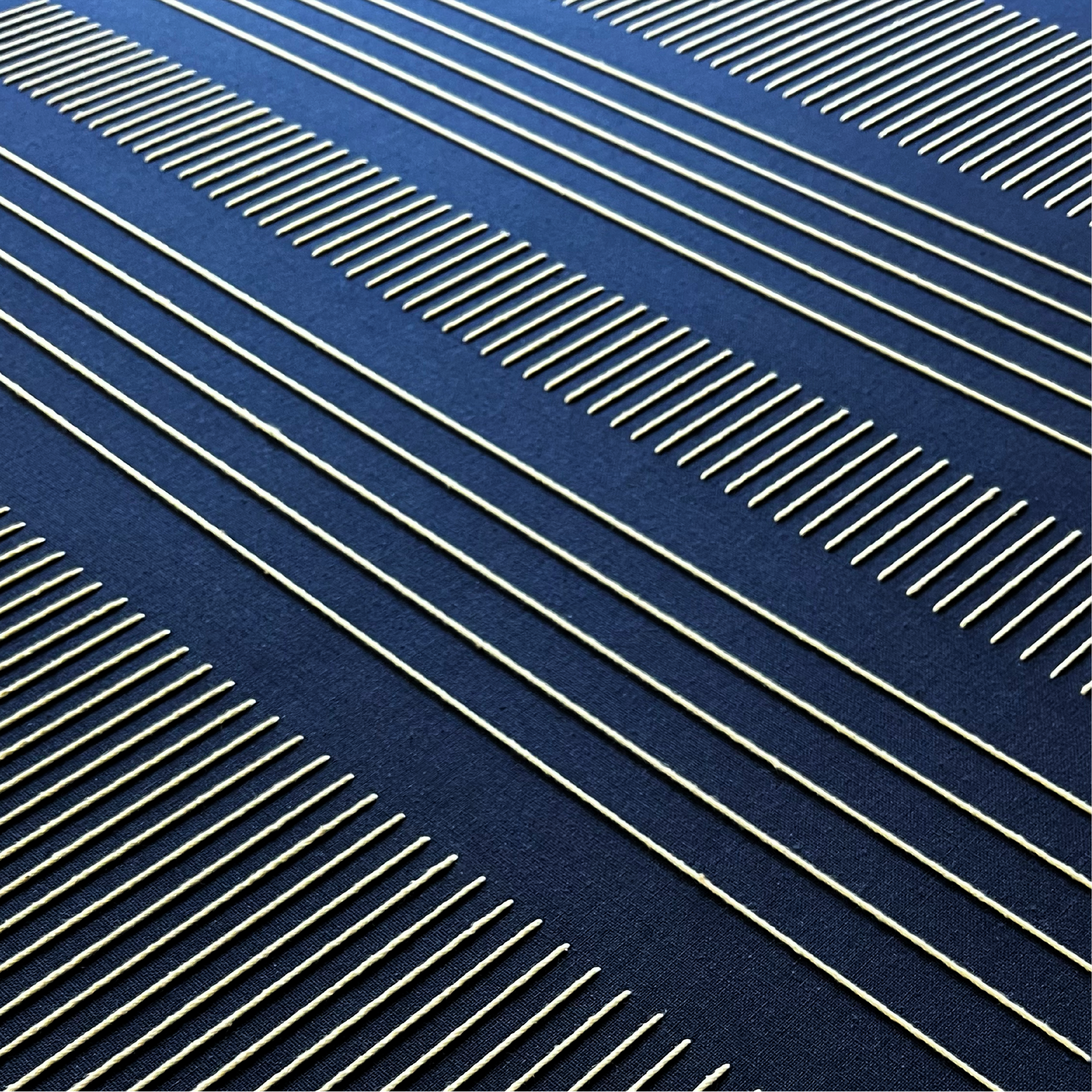 IQUI - CUADRO TEXTIL CON HILO DE ALGODÓN