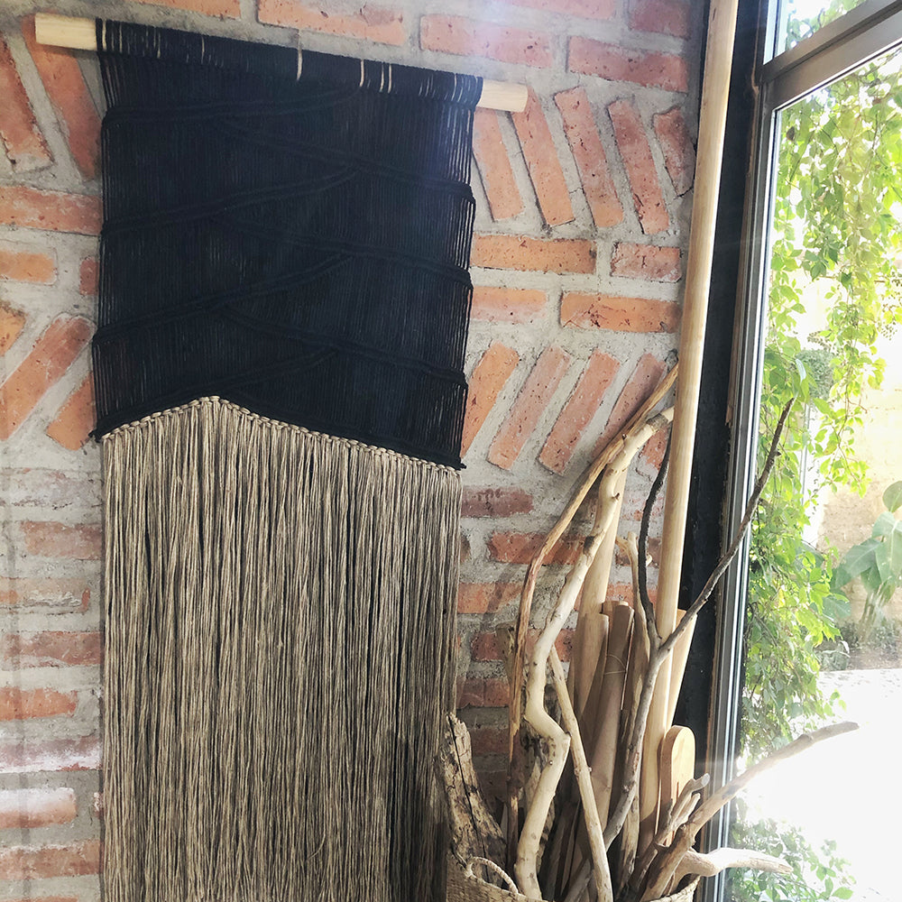 METZA II - TAPIZ DE MACRAMÉ CON YUTE Y ALGODÓN