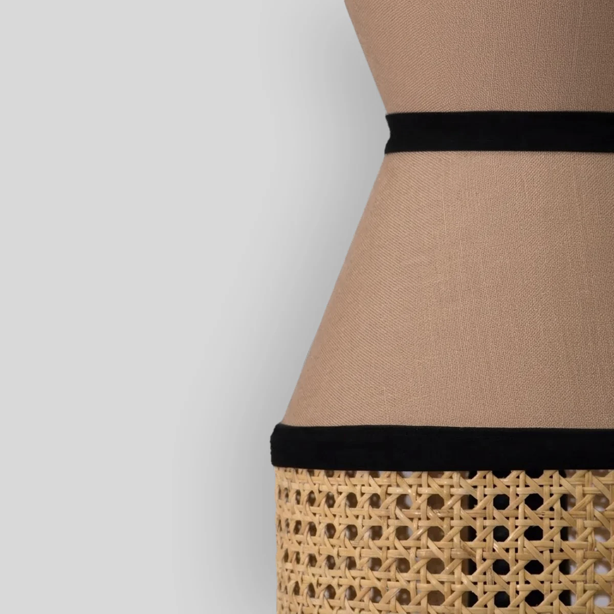 MAYÁHUEL - LÁMPARA COLGANTE DE BEJUCO Y TEXTIL