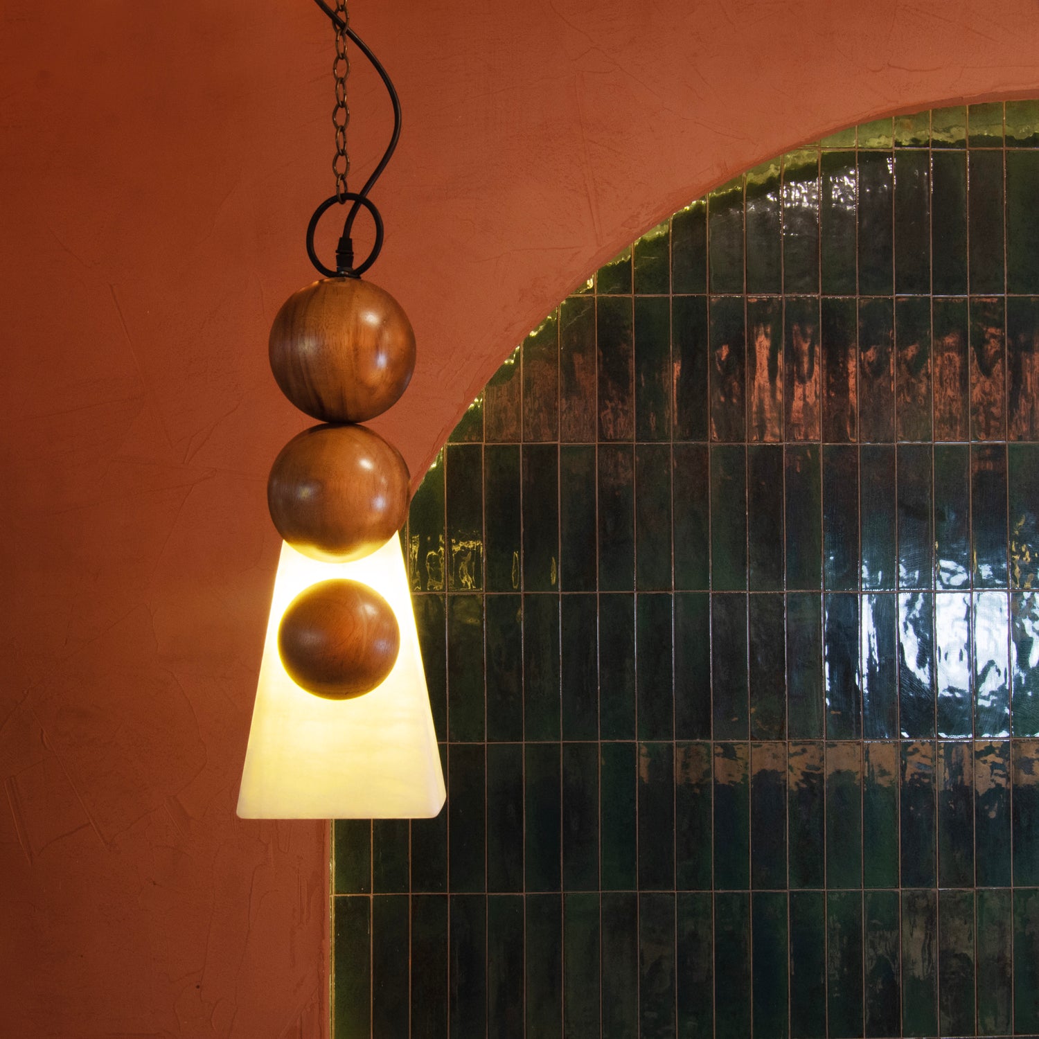 HALO - LÁMPARA COLGANTE DE PAROTA Y ÓNIX