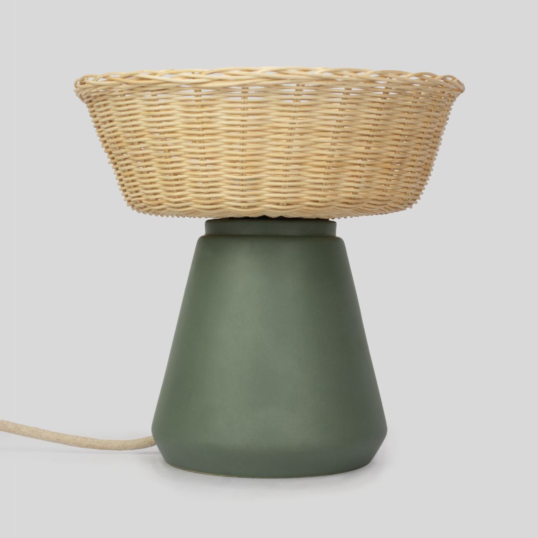 NAHUA - LÁMPARA DE MESA DE CERÁMICA Y MIMBRE