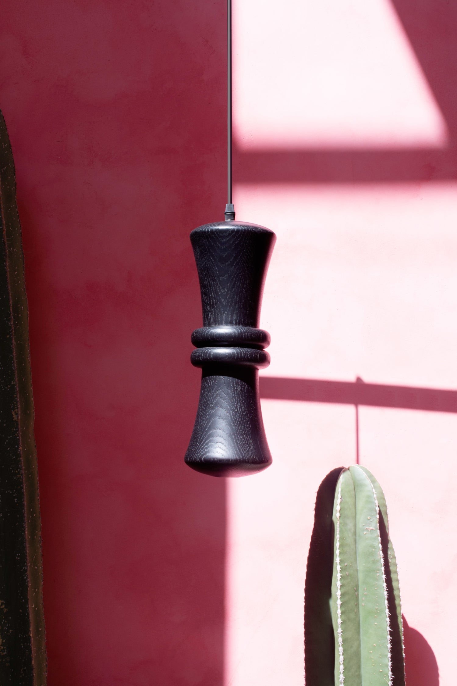 TOZI - LÁMPARA COLGANTE DE ENCINO NEGRO