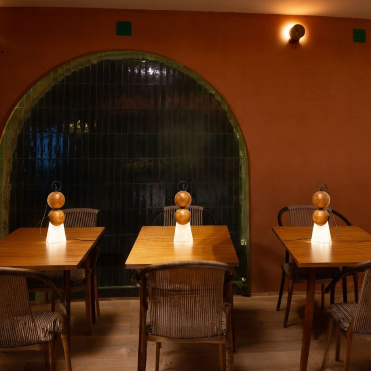 CÁTODO - LÁMPARA DE MESA DE PAROTA Y ÓNIX