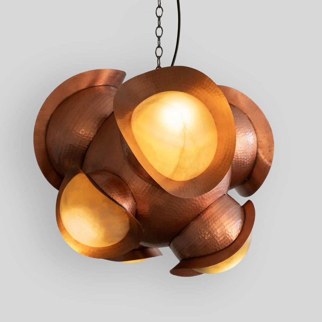 CELIS - LÁMPARA COLGANTE DE COBRE Y ÓNIX