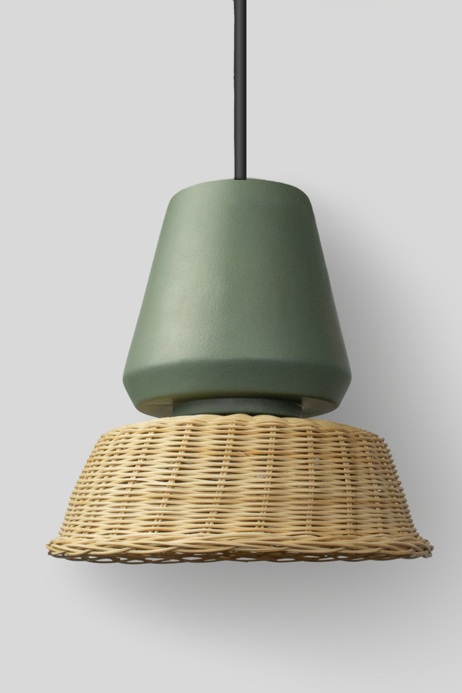 LUCERNA - LÁMPARA COLGANTE DE CERÁMICA Y MIMBRE