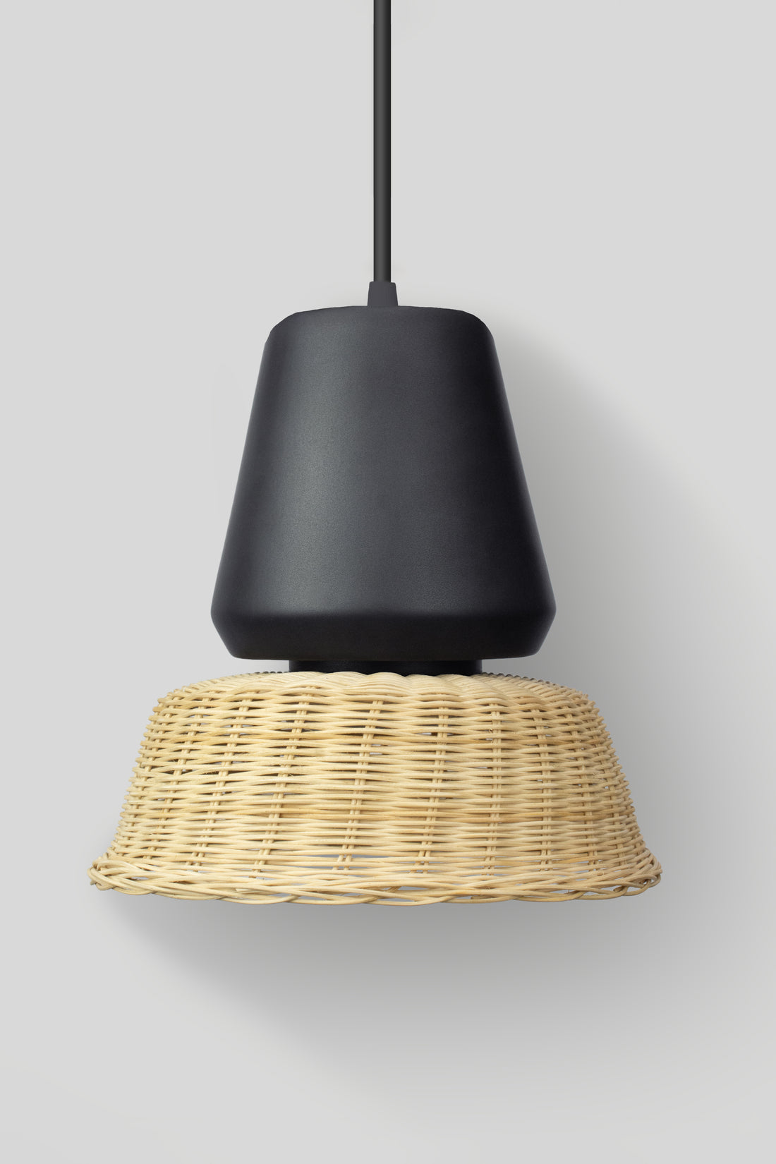 LUCERNA - LÁMPARA COLGANTE DE CERÁMICA Y MIMBRE