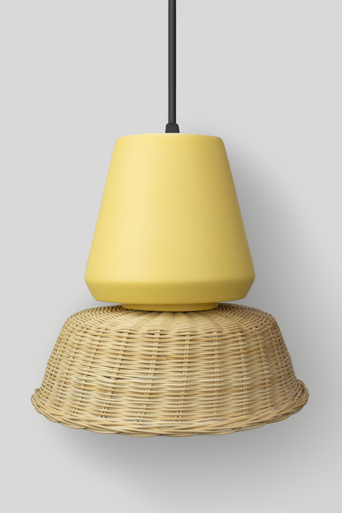 LUCERNA - LÁMPARA COLGANTE DE CERÁMICA Y MIMBRE