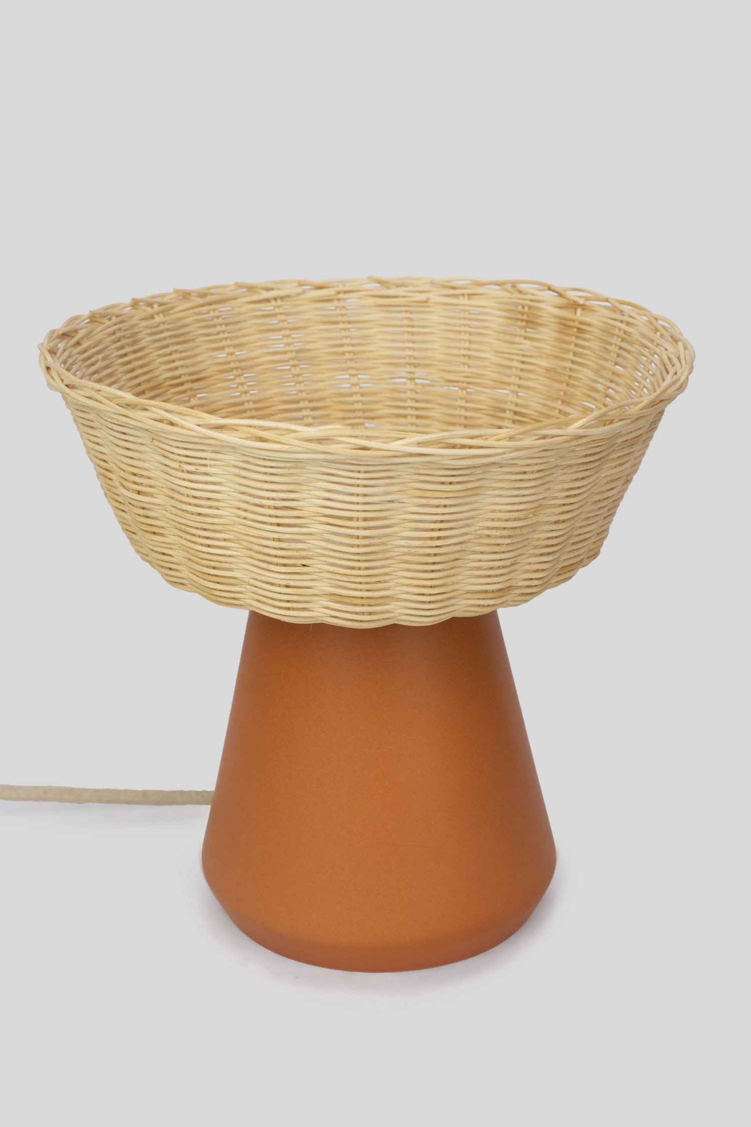 NAHUA - LÁMPARA DE MESA DE CERÁMICA Y MIMBRE