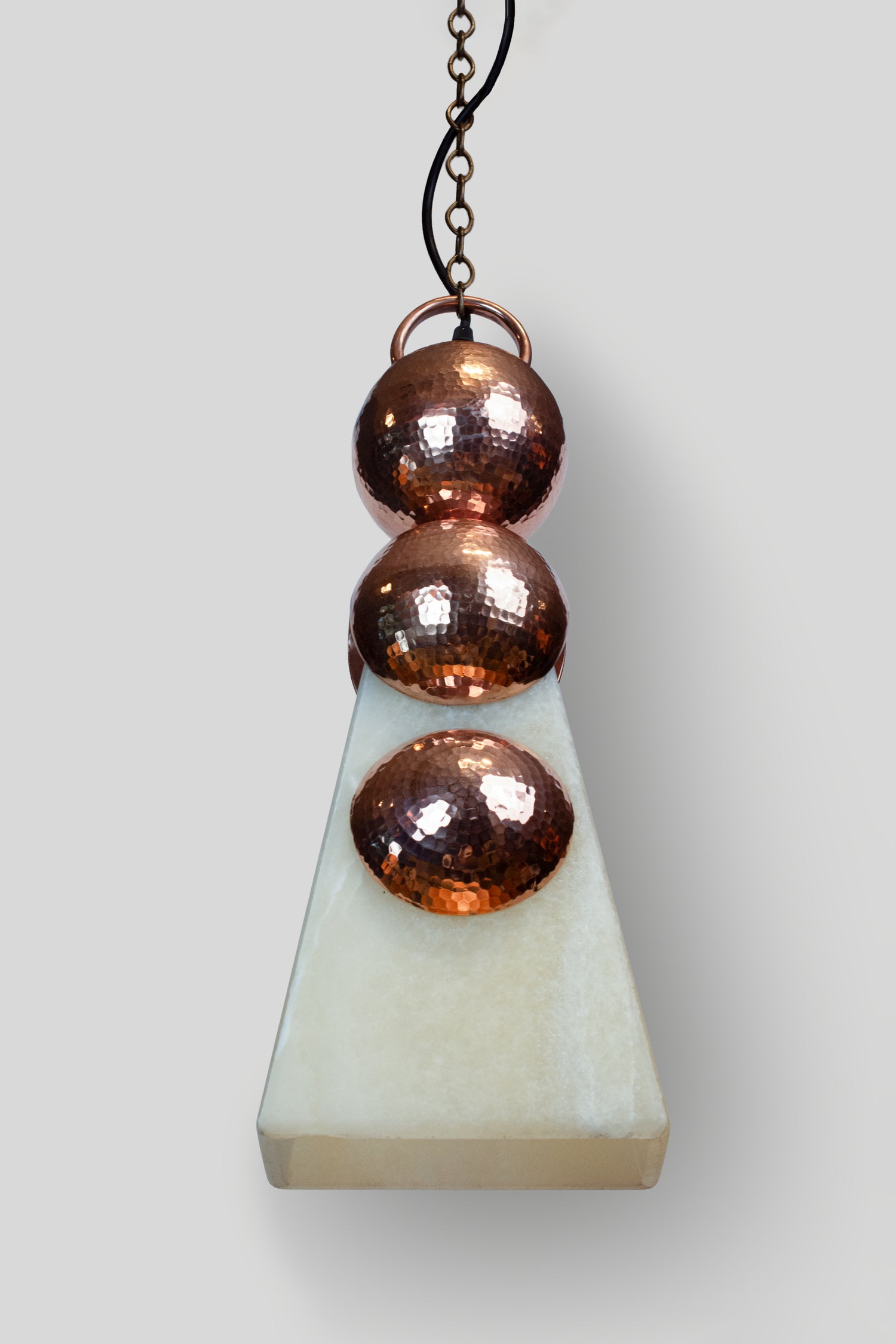 HALO - LÁMPARA COLGANTE DE COBRE Y ÓNIX