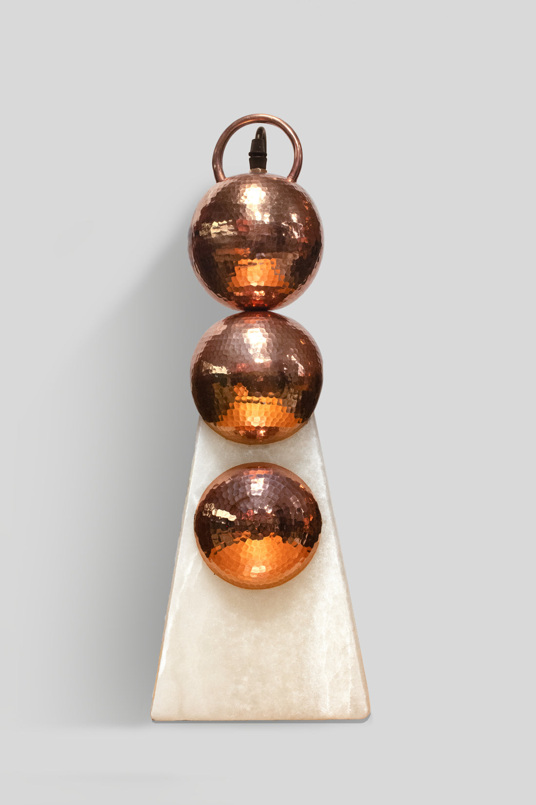 HALO - LÁMPARA DE MESA DE COBRE Y ÓNIX