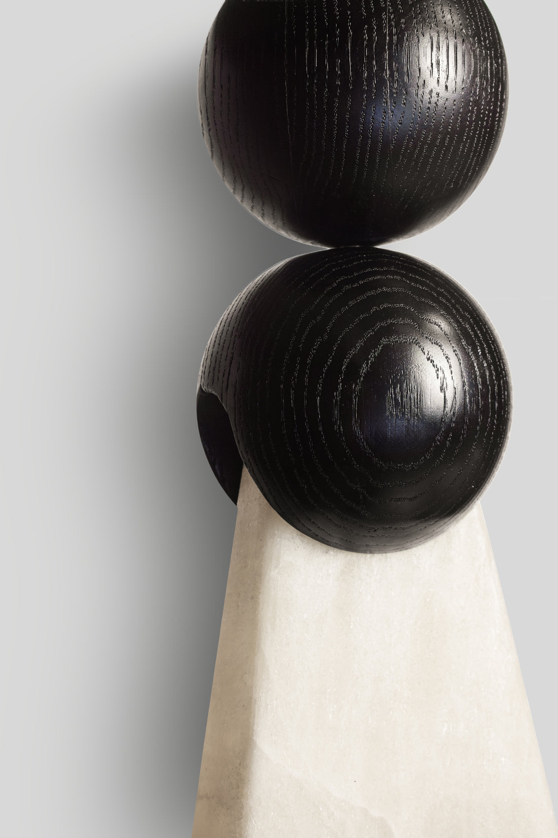 CÁTODO - LÁMPARA DE MESA DE ENCINO Y ÓNIX