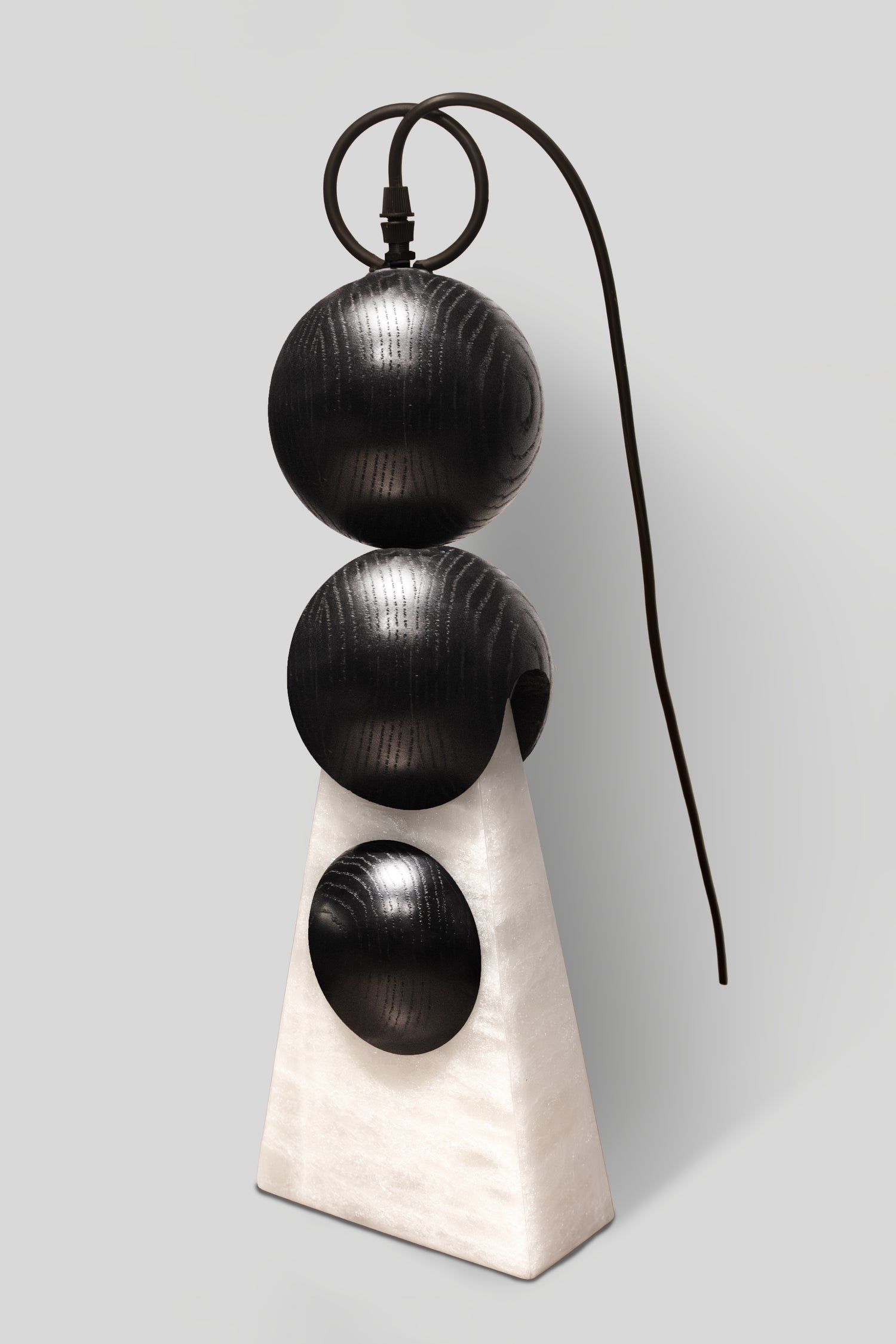 HALO - LÁMPARA DE MESA DE ENCINO Y ÓNIX