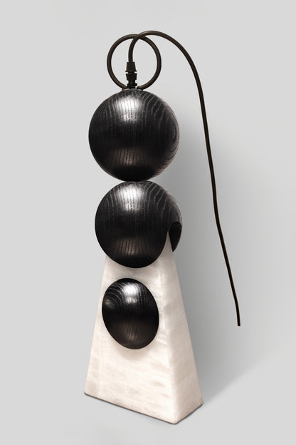 HALO - LÁMPARA DE MESA DE ENCINO Y ÓNIX