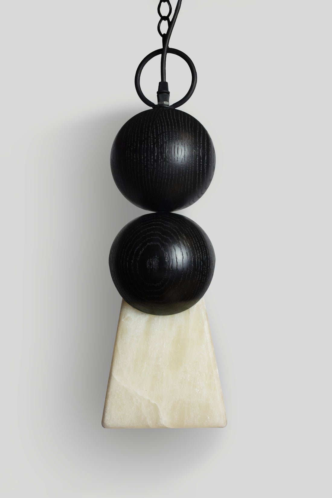 CÁTODO - LÁMPARA COLGANTE DE ENCINO Y ÓNIX