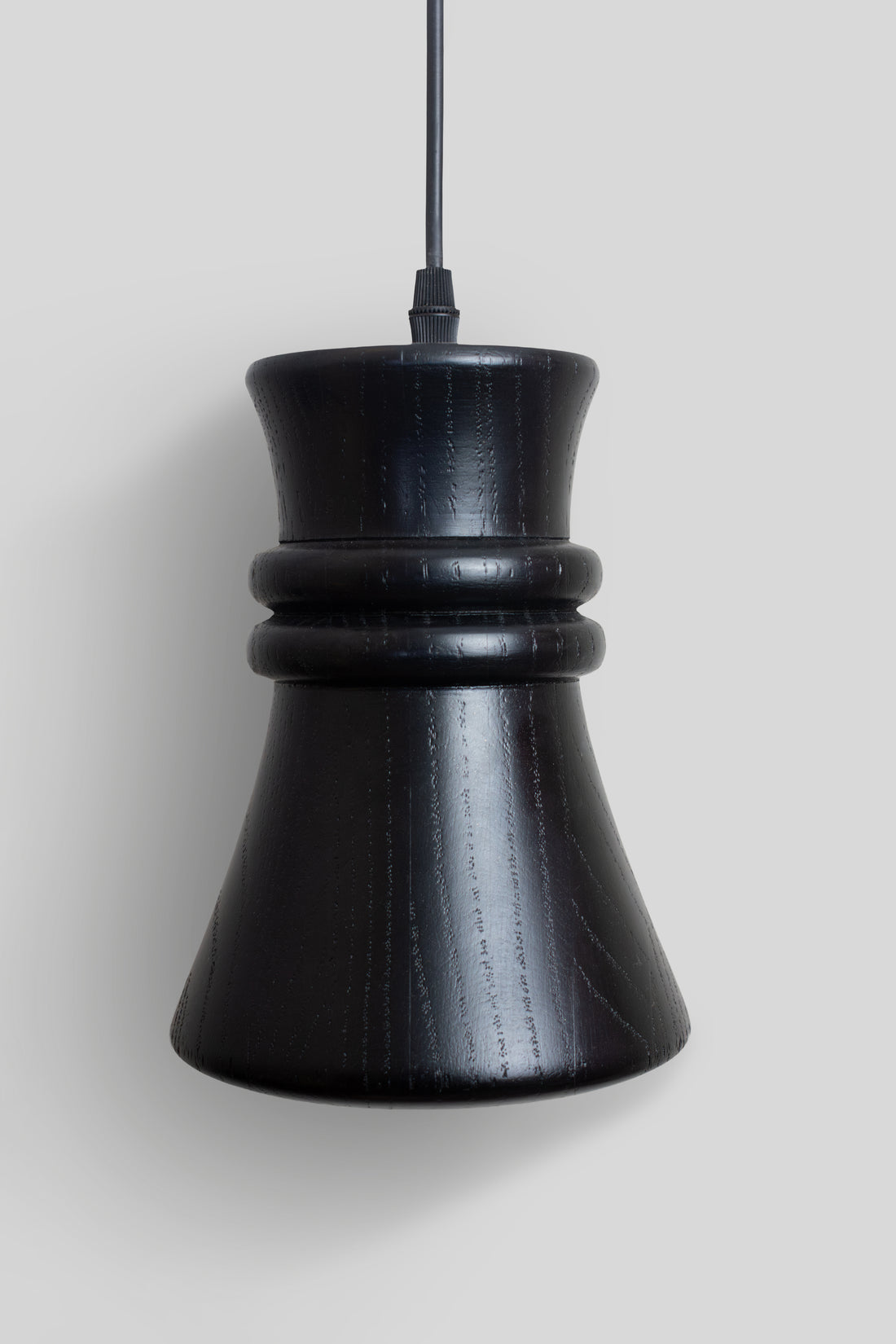 TANU - LÁMPARA COLGANTE DE ENCINO NEGRO