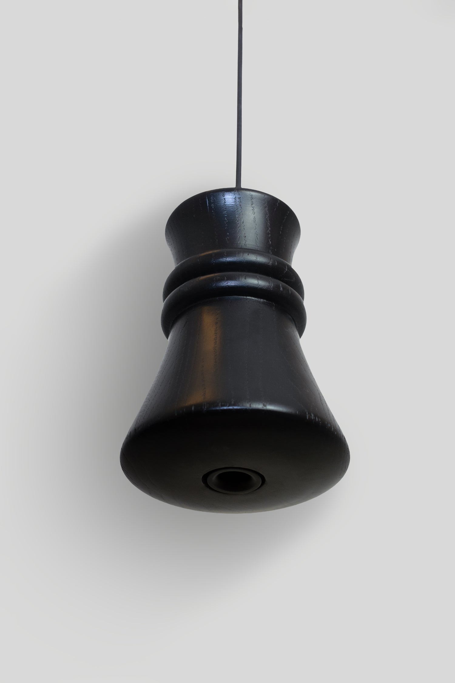 TANU - LÁMPARA COLGANTE DE ENCINO NEGRO