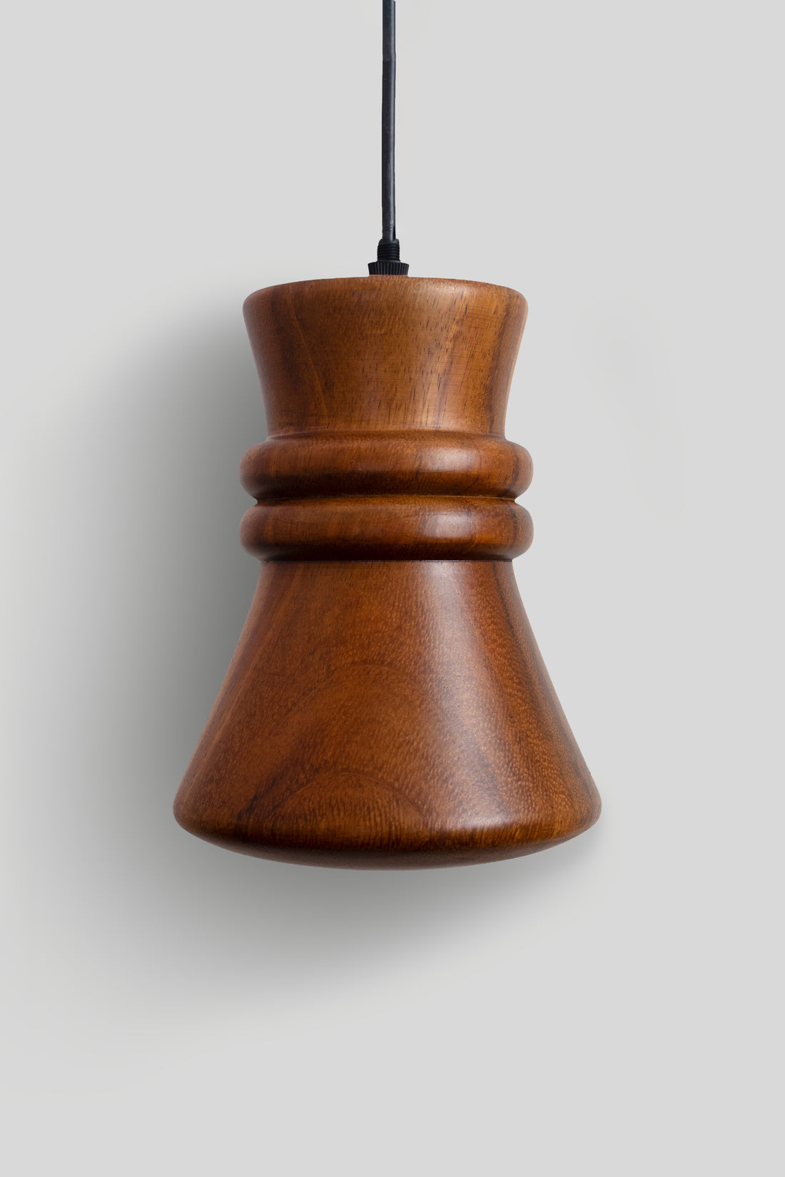 TANU - LÁMPARA COLGANTE DE PAROTA NATURAL