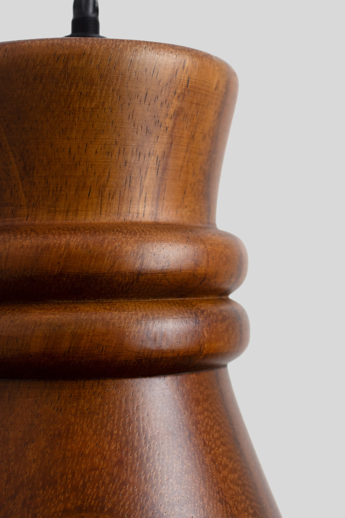 TANU - LÁMPARA COLGANTE DE PAROTA NATURAL