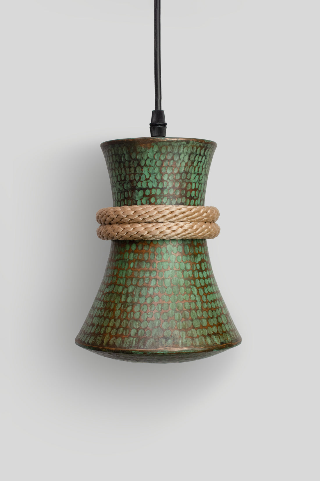 TANU - LÁMPARA COLGANTE DE COBRE PATINA JADE