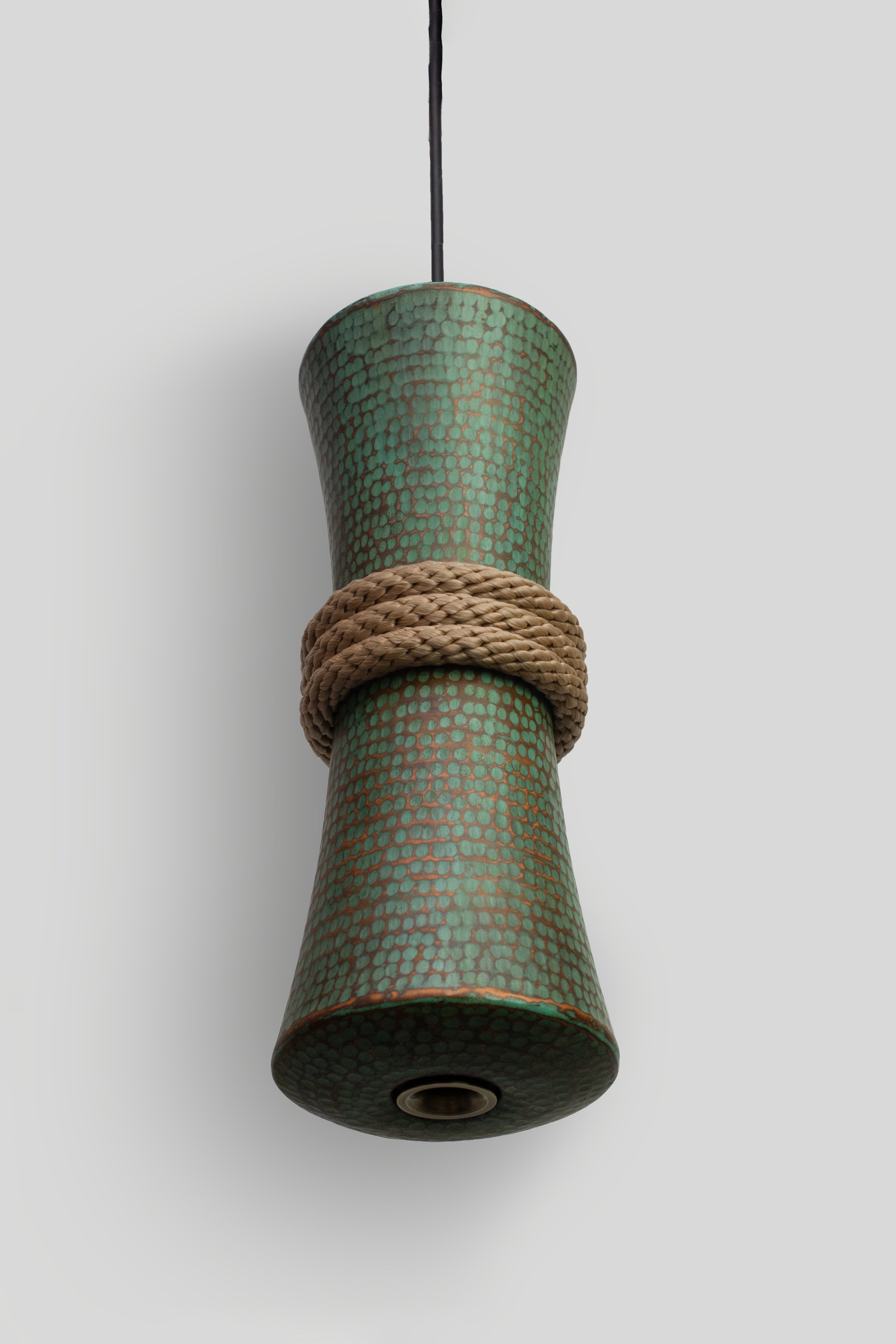 TOZI - LÁMPARA COLGANTE DE COBRE PATINA JADE