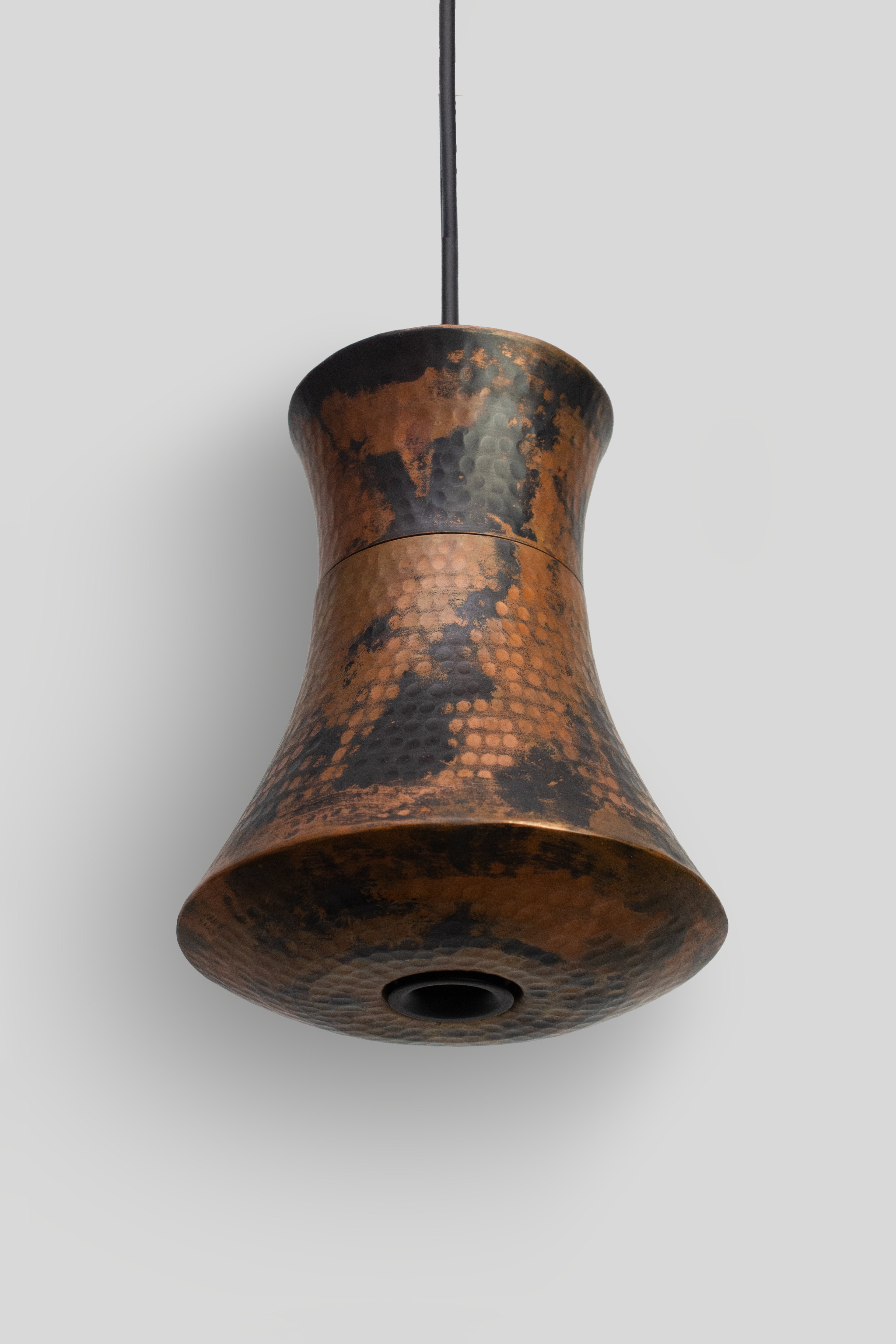 TANU - LÁMPARA COLGANTE DE COBRE NATURAL MANCHADO