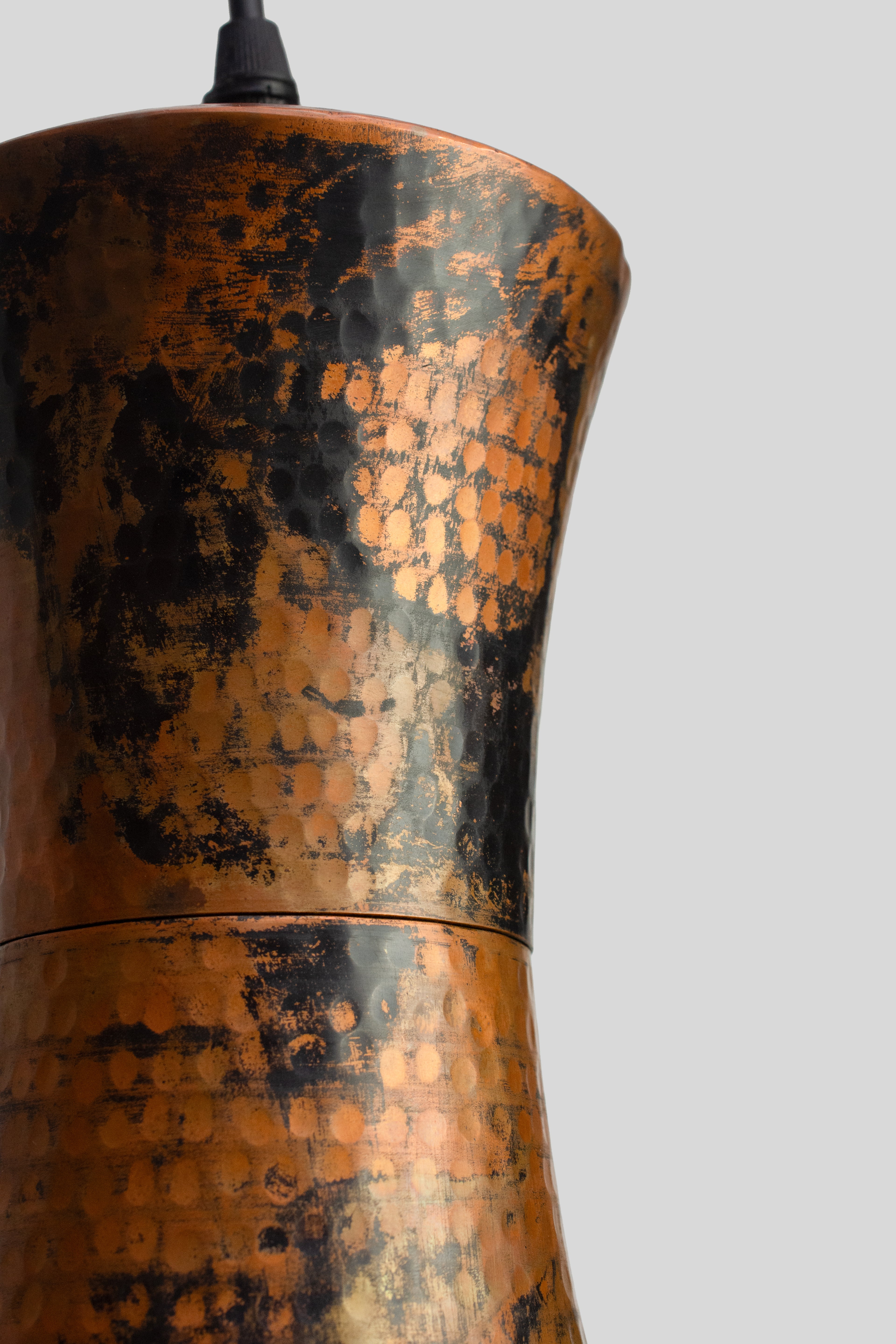 OMET - LÁMPARA COLGANTE DE COBRE NATURAL MANCHADO