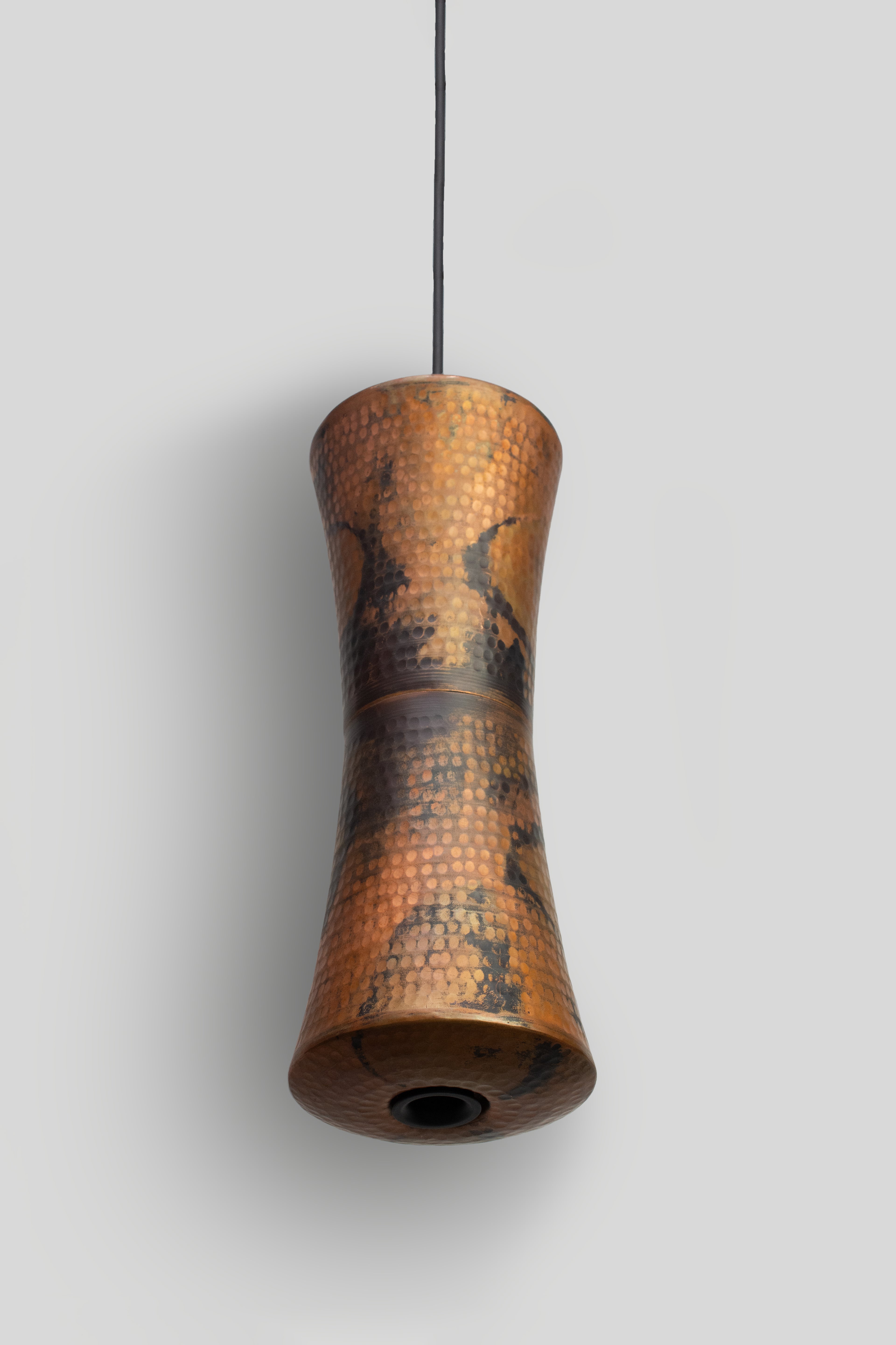 TOZI - LÁMPARA COLGANTE DE COBRE NATURAL MANCHADO