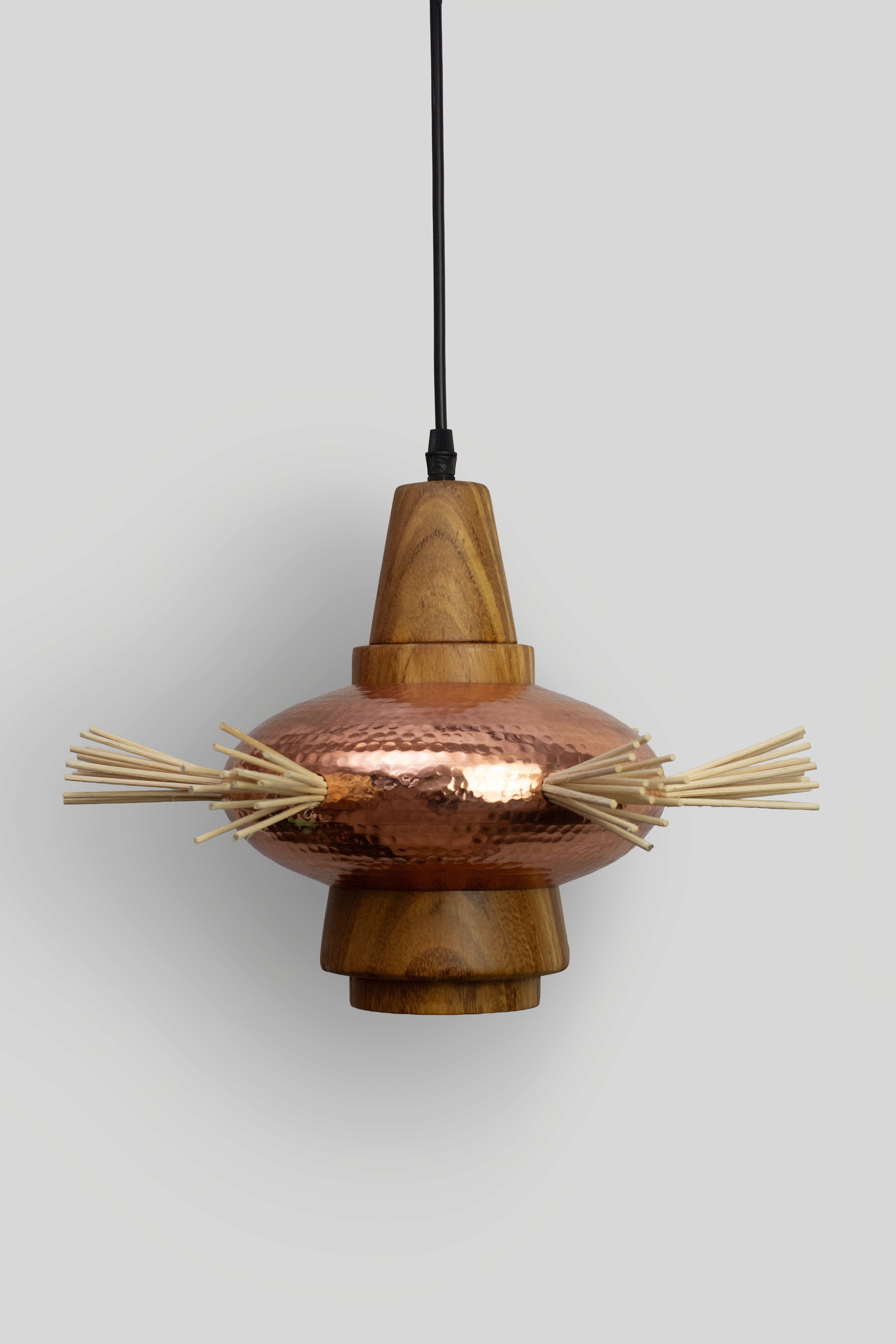 AUIL - LÁMPARA COLGANTE DE COBRE Y PAROTA